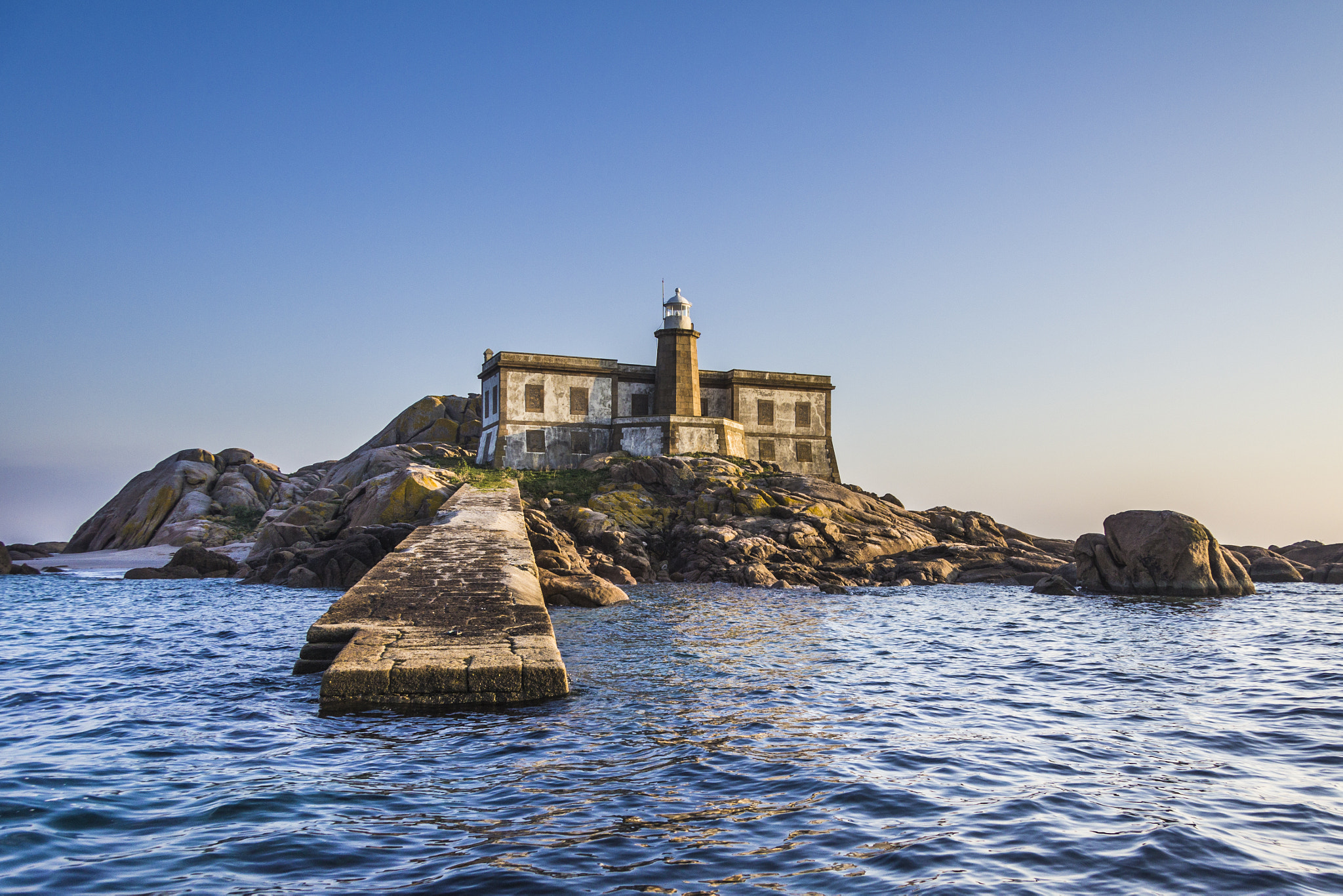 Canon EF-S 17-85mm F4-5.6 IS USM sample photo. Lobeira island photography