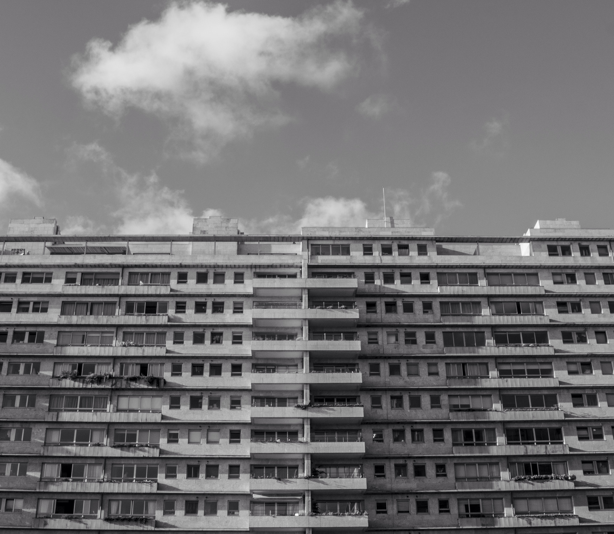 Panasonic Lumix DMC-GH4 + Canon EF 24-105mm F4L IS USM sample photo. Apartments of portugal photography