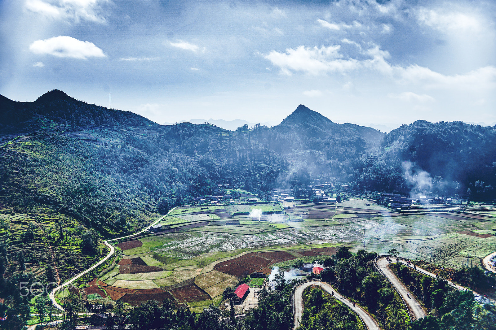 Sony a7 II + 30mm F1.4 DC HSM | Art 013 sample photo. From lũng cú flag tower photography