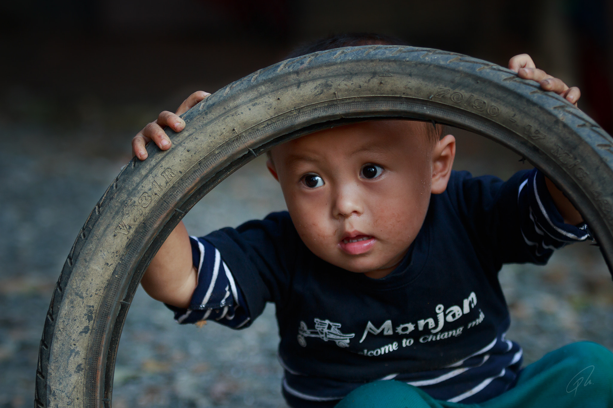 Canon EF 70-200mm F2.8L USM sample photo. Asian portrait of a dirty child. photography