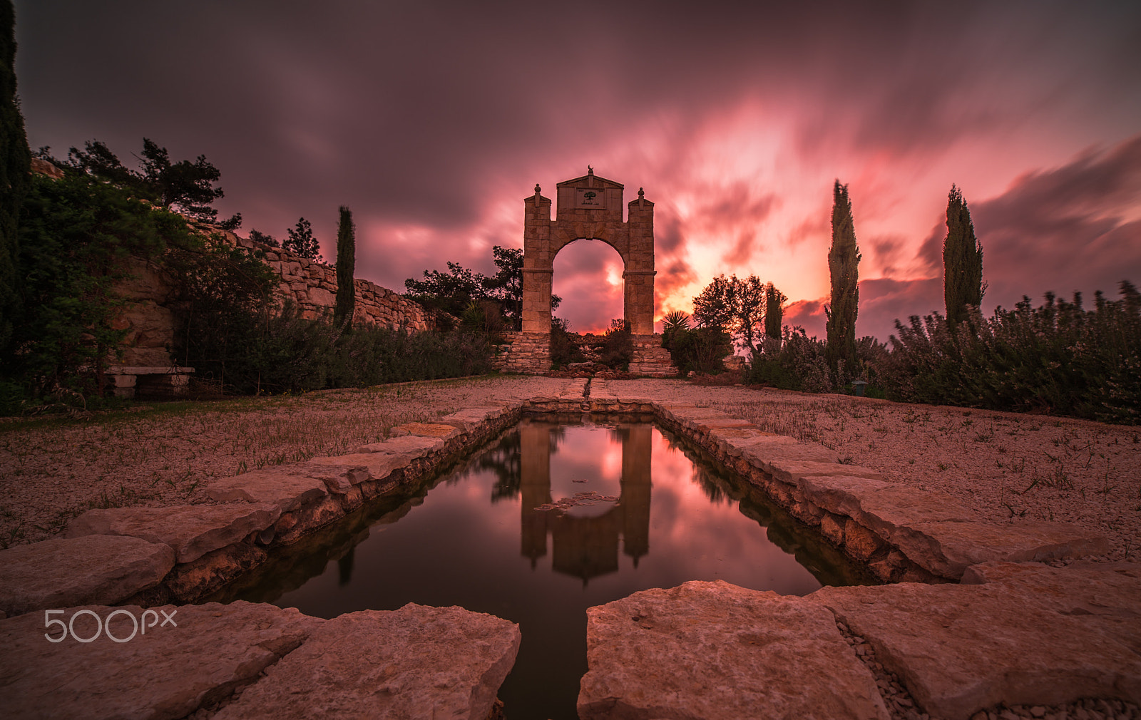 Samyang 14mm F2.8 ED AS IF UMC sample photo. Arch of  key photography