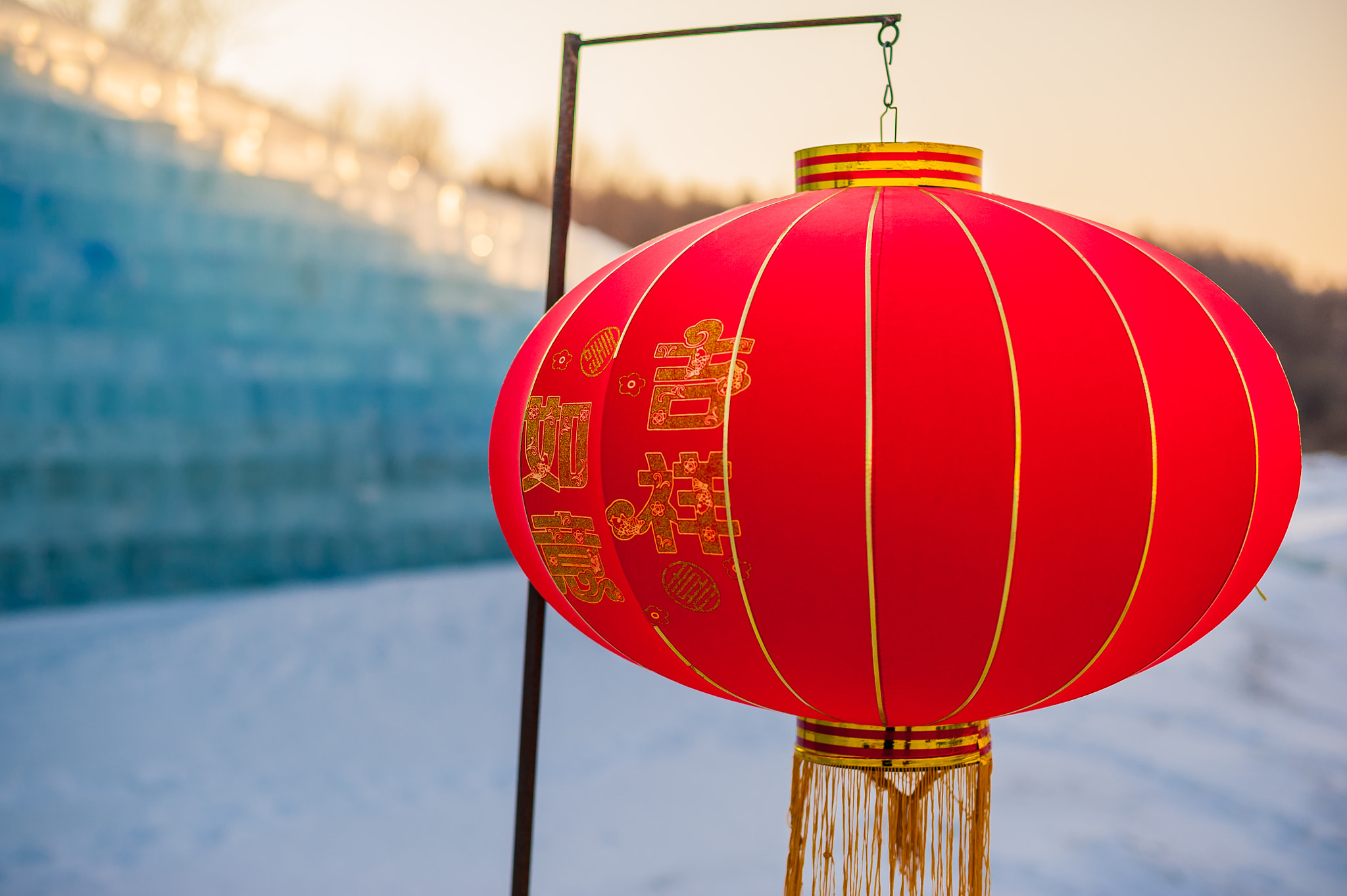 Nikon D700 + Nikon AF-S Nikkor 50mm F1.4G sample photo. Moon lake lantern photography