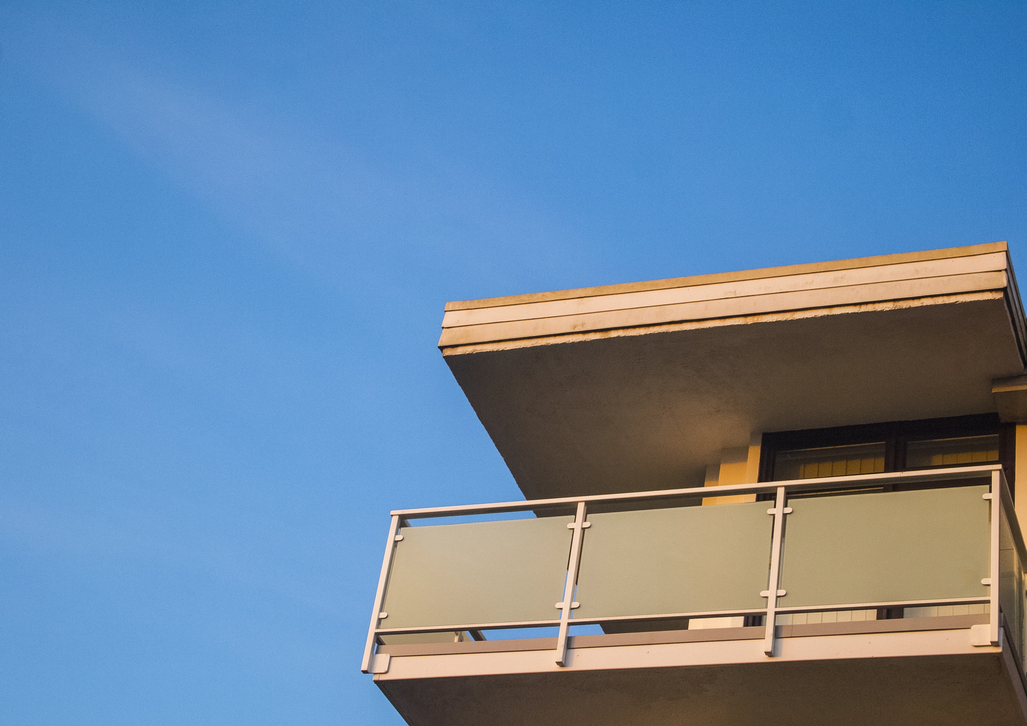 Olympus PEN E-PL1 sample photo. Apartment sunrise photography