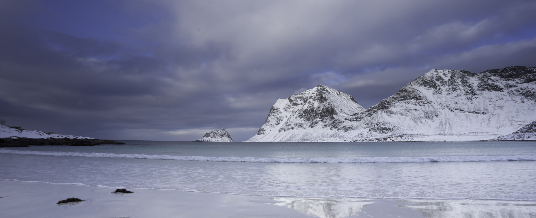 Sony a7R + Sony Vario-Tessar T* FE 16-35mm F4 ZA OSS sample photo. Serenity in blue photography