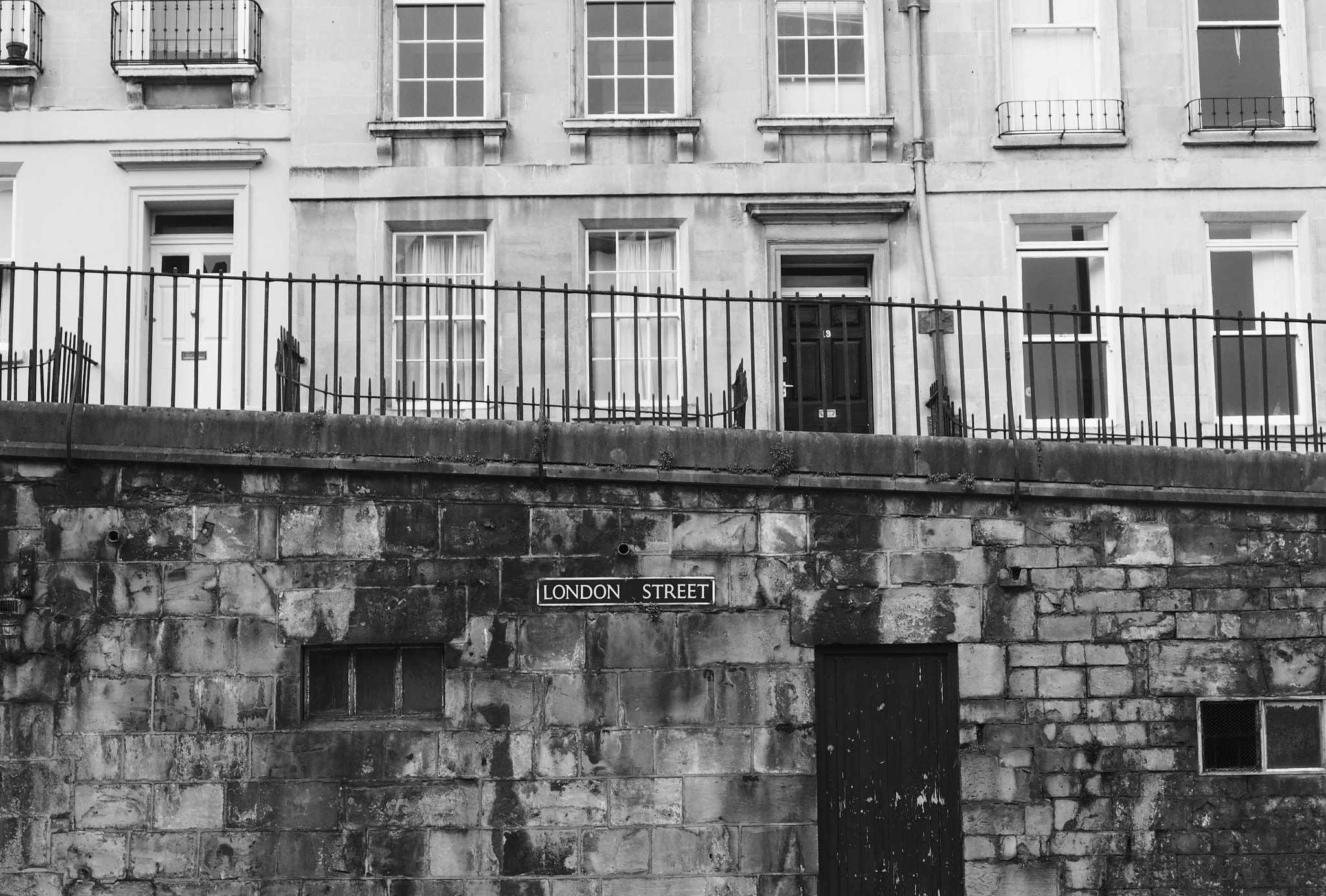 Olympus OM-D E-M1 sample photo. London street, bath  photography