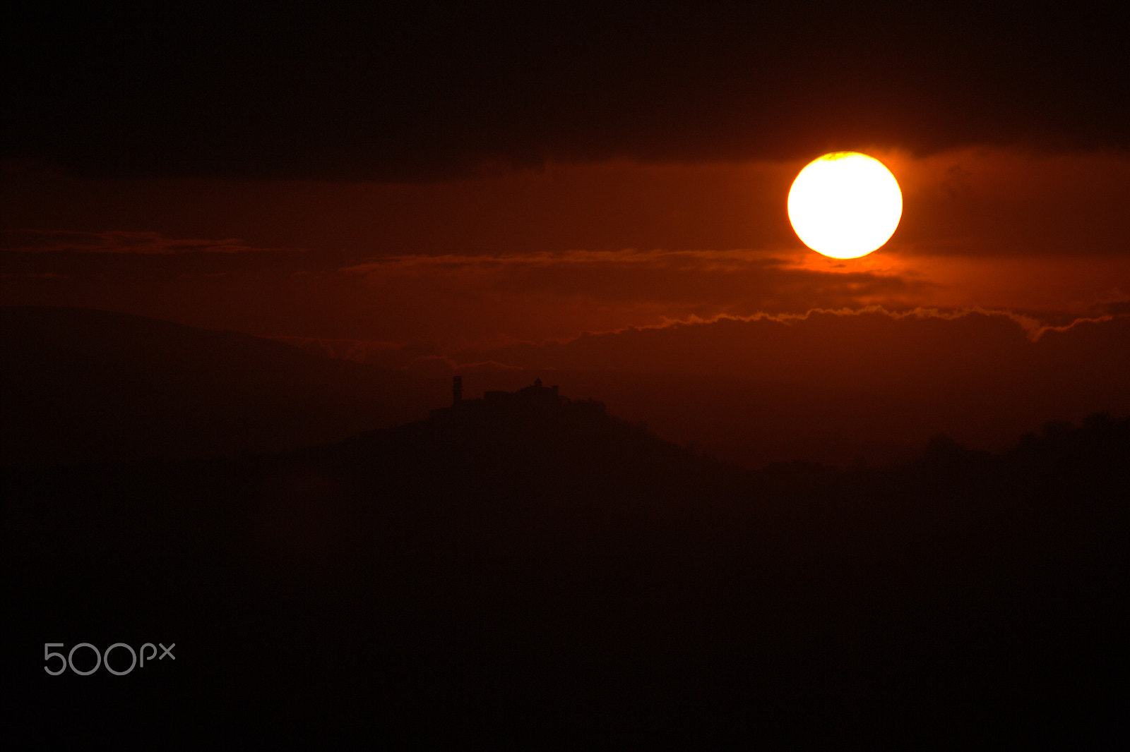 Canon EF-S 55-250mm F4-5.6 IS sample photo. Red sun photography