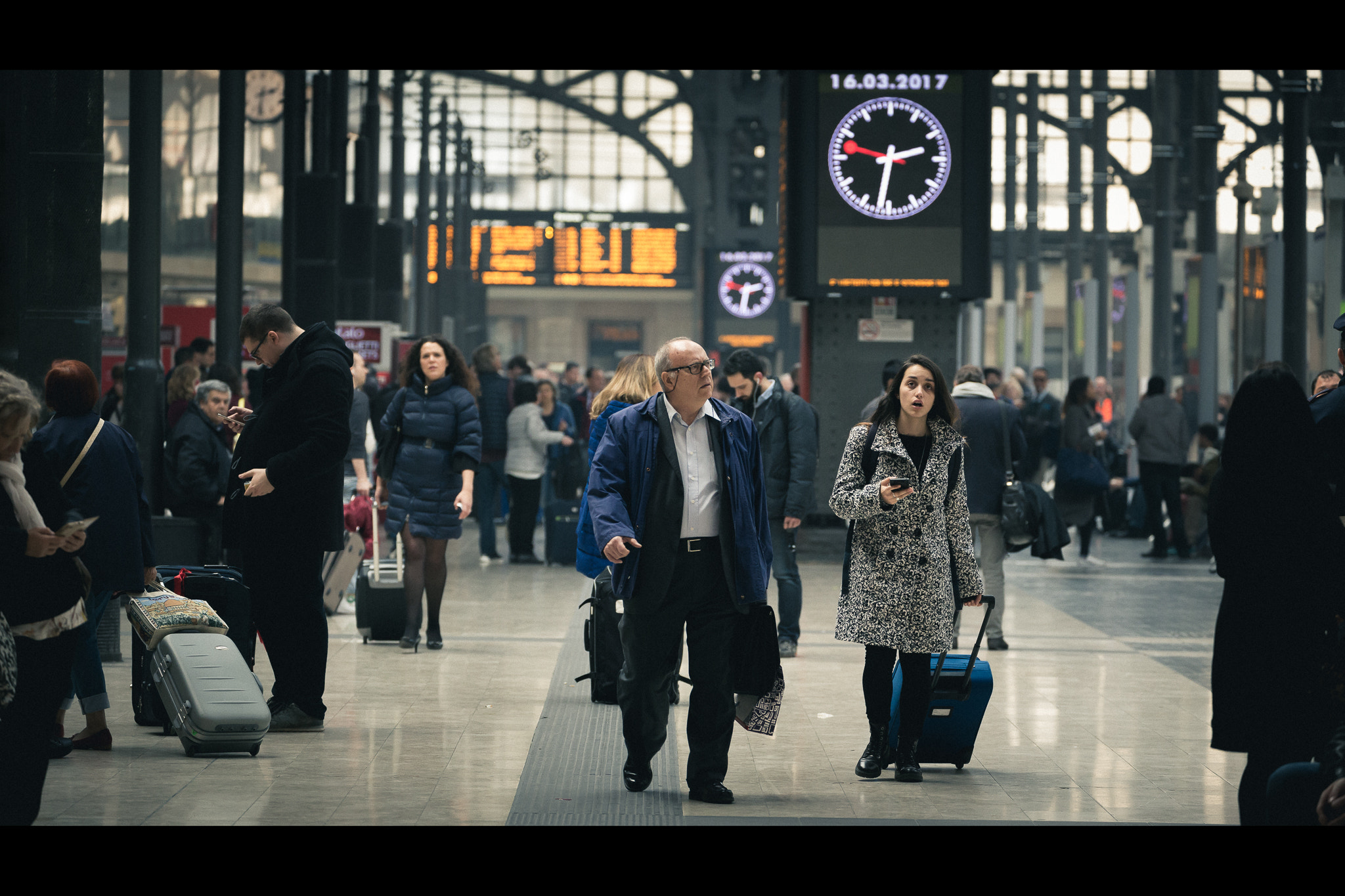 Canon EF 70-300mm F4-5.6L IS USM sample photo. Urban life photography