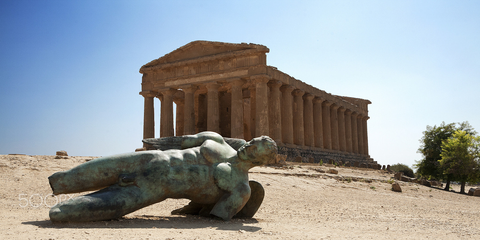 Canon EOS 5D sample photo. Mitoraj's sculpture and the concordia's temple photography