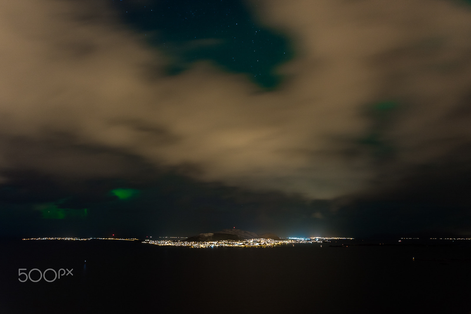Nikon D750 + Nikon AF-S Nikkor 20mm F1.8G ED sample photo. Behind the island photography