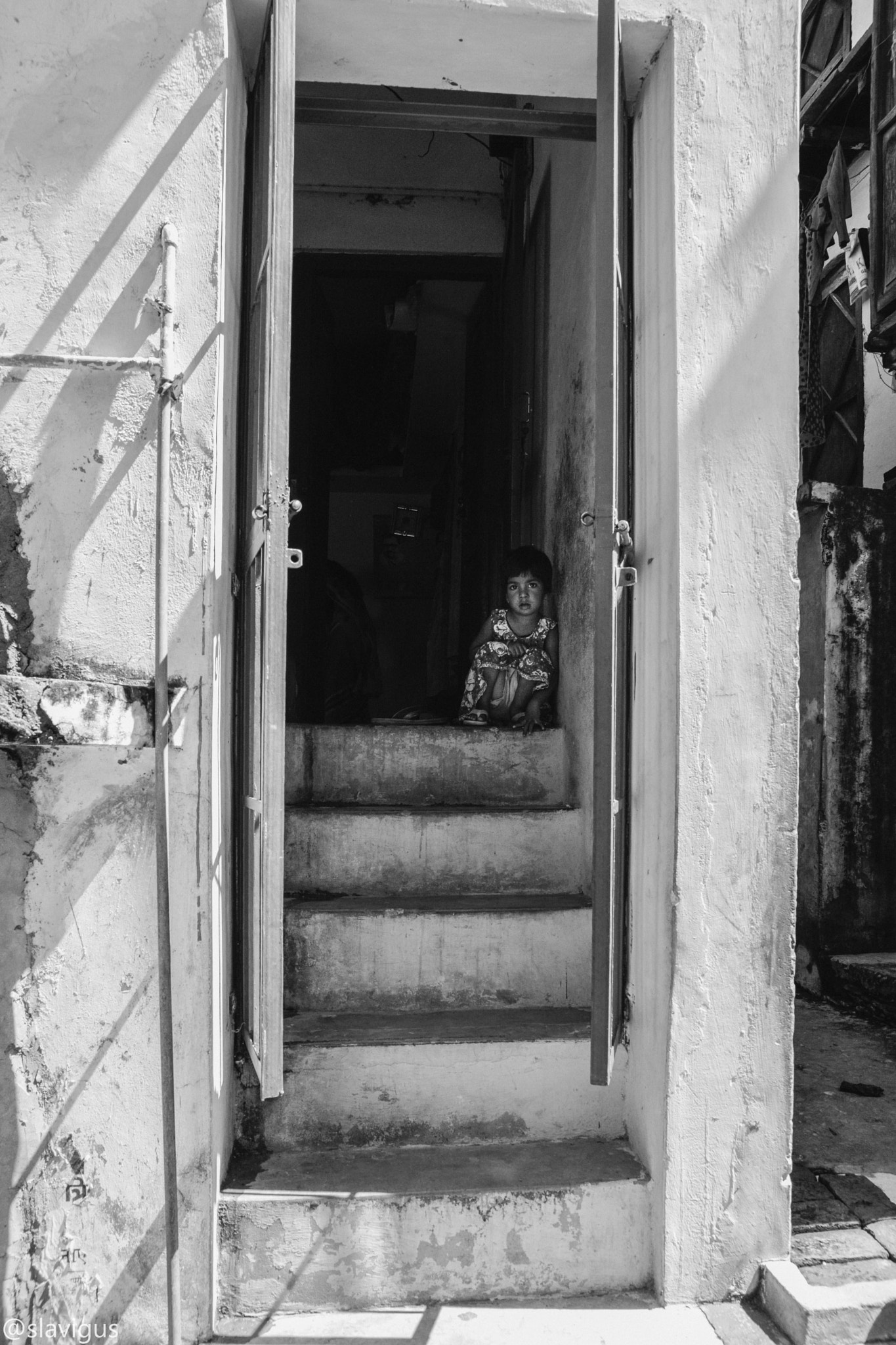 Sigma 24-70mm F2.8 EX DG Macro sample photo. Devaprayag child photography