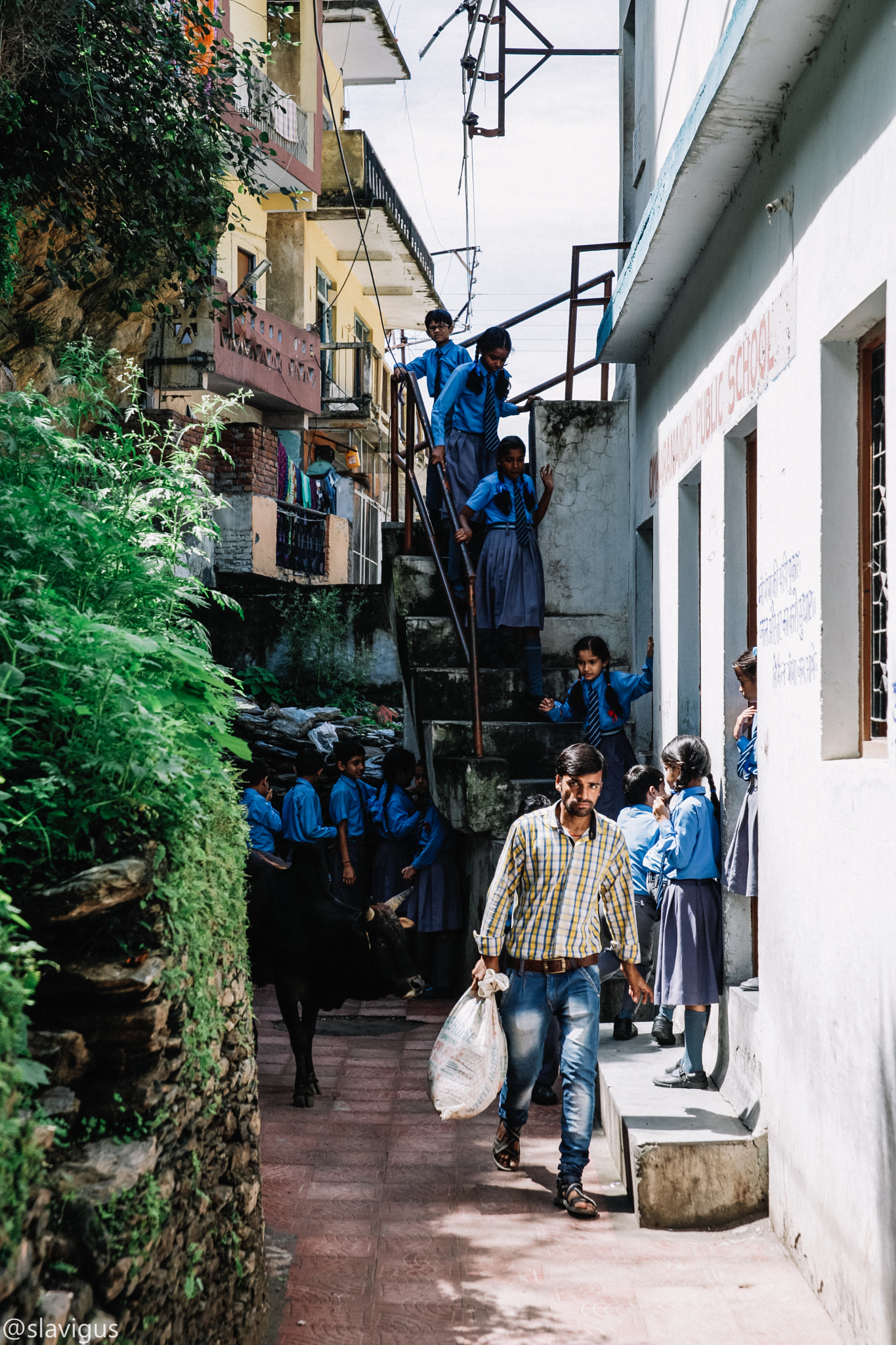 Sigma 24-70mm F2.8 EX DG Macro sample photo. Devaprayag school india photography