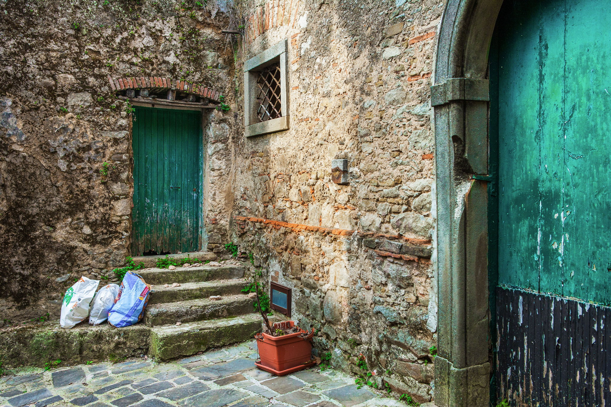 Canon EOS-1Ds Mark II sample photo. "attese" photography