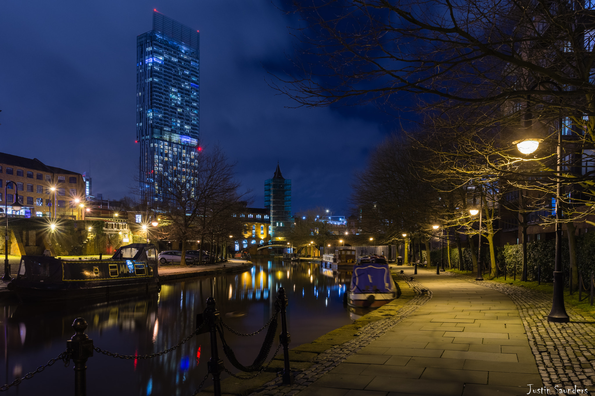Sigma 18-35mm F1.8 DC HSM Art sample photo. Evening stroll photography