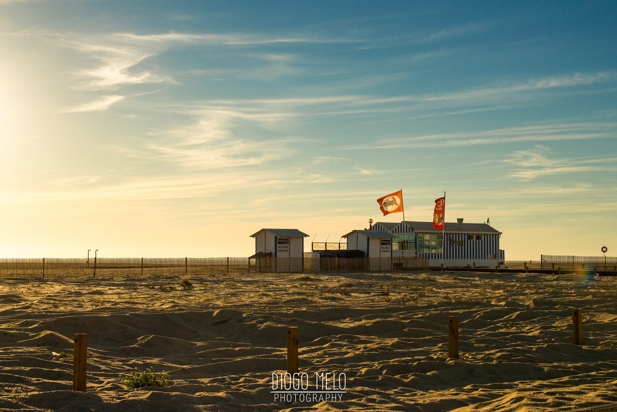 Canon EF-S 17-55mm F2.8 IS USM sample photo. Beach bar photography