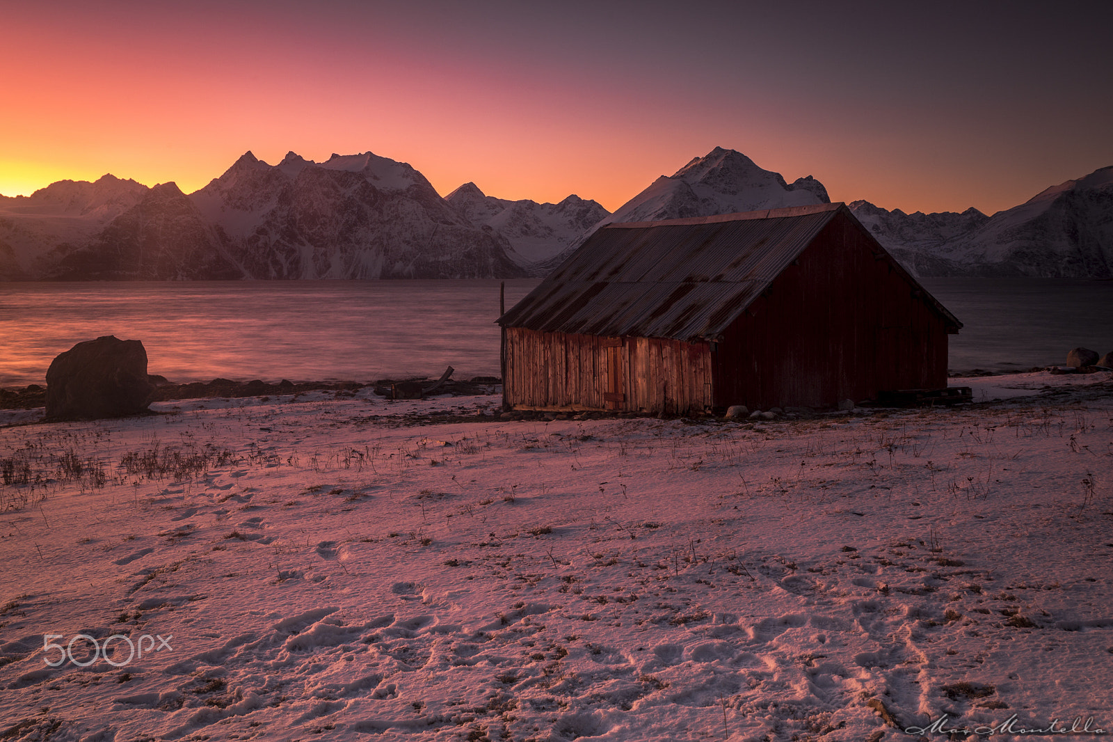 Canon EOS 6D + Sigma 24-70mm F2.8 EX DG Macro sample photo. Lyngen sunset photography