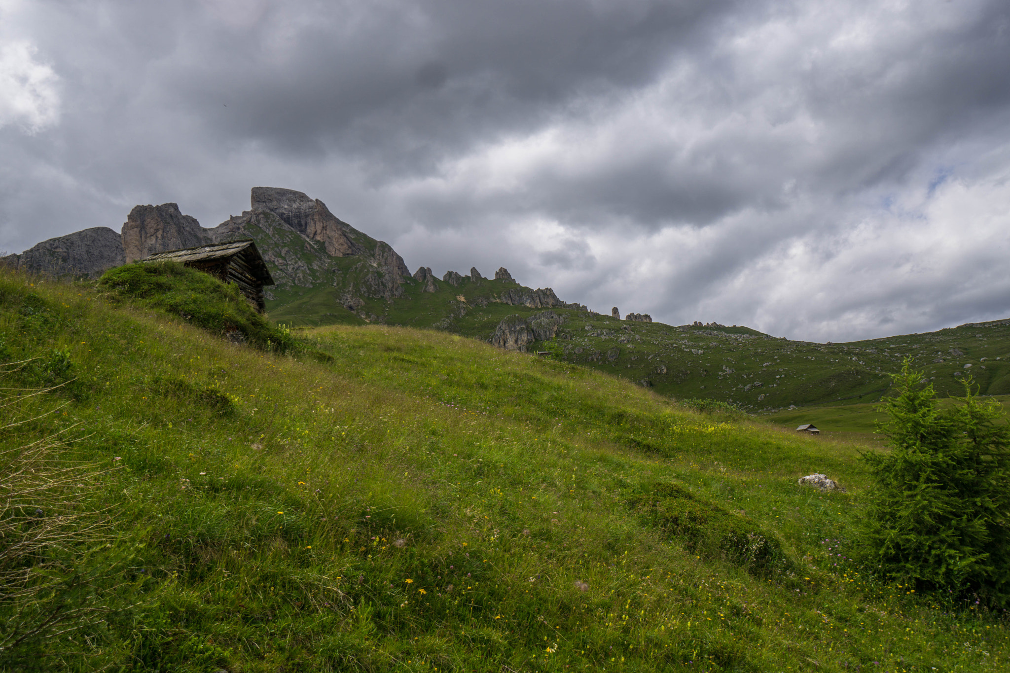 Sony a6000 + Sony E 10-18mm F4 OSS sample photo. Peitlerkofel photography