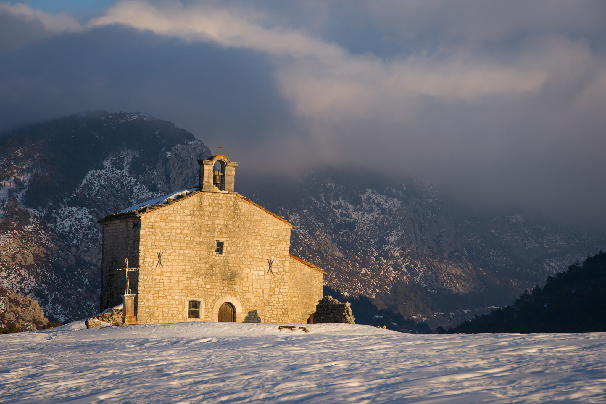 Sony Alpha DSLR-A850 + 70-200mm F2.8 sample photo. Chapelle de gratemoine - alpes maritimes photography