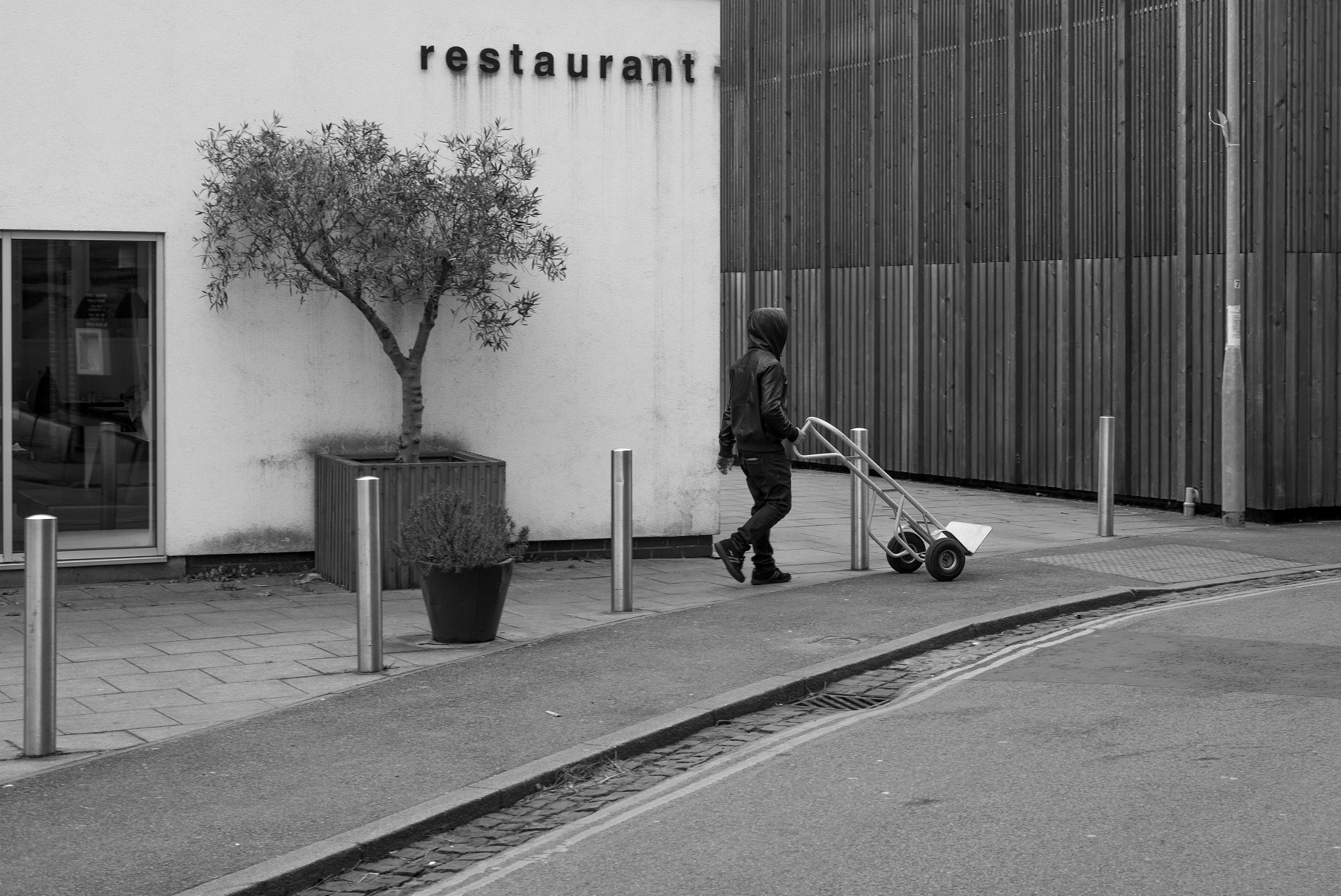 Leica Summilux-M 50mm F1.4 ASPH sample photo. Barrow boy photography