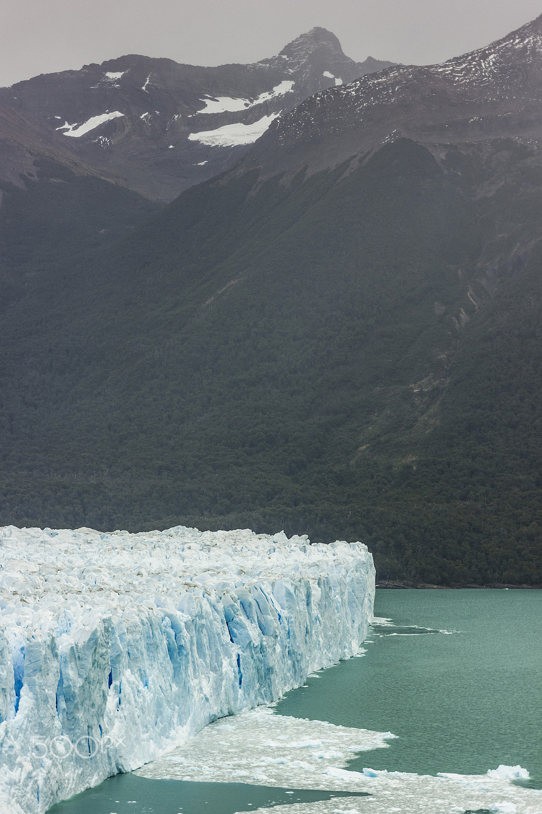 Canon EOS 550D (EOS Rebel T2i / EOS Kiss X4) sample photo. Huge wall of perito moreno glacier in argentina patagonia photography