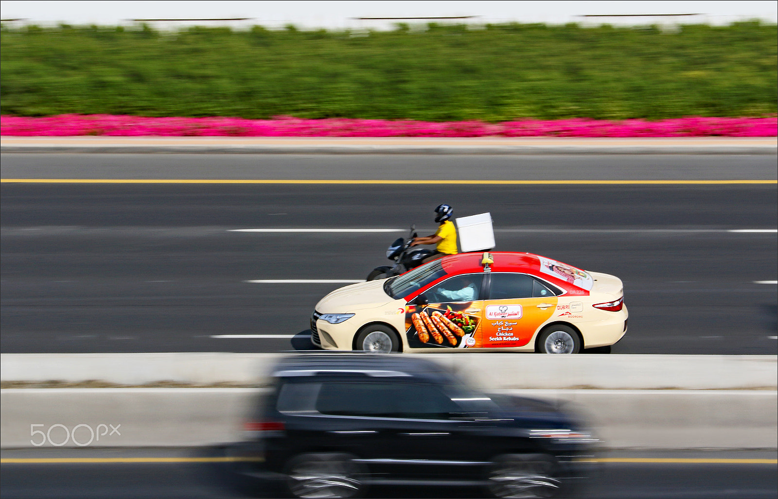 Canon EF 70-300mm F4-5.6L IS USM sample photo. Taxis! photography
