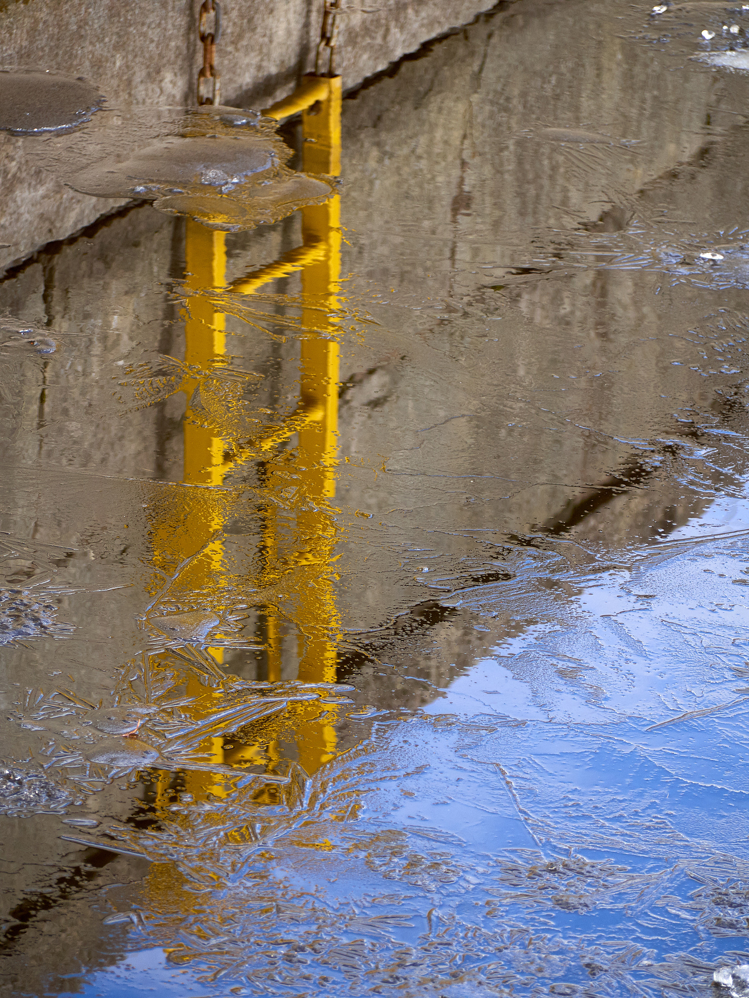 Olympus OM-D E-M5 sample photo. Yellow ladder photography