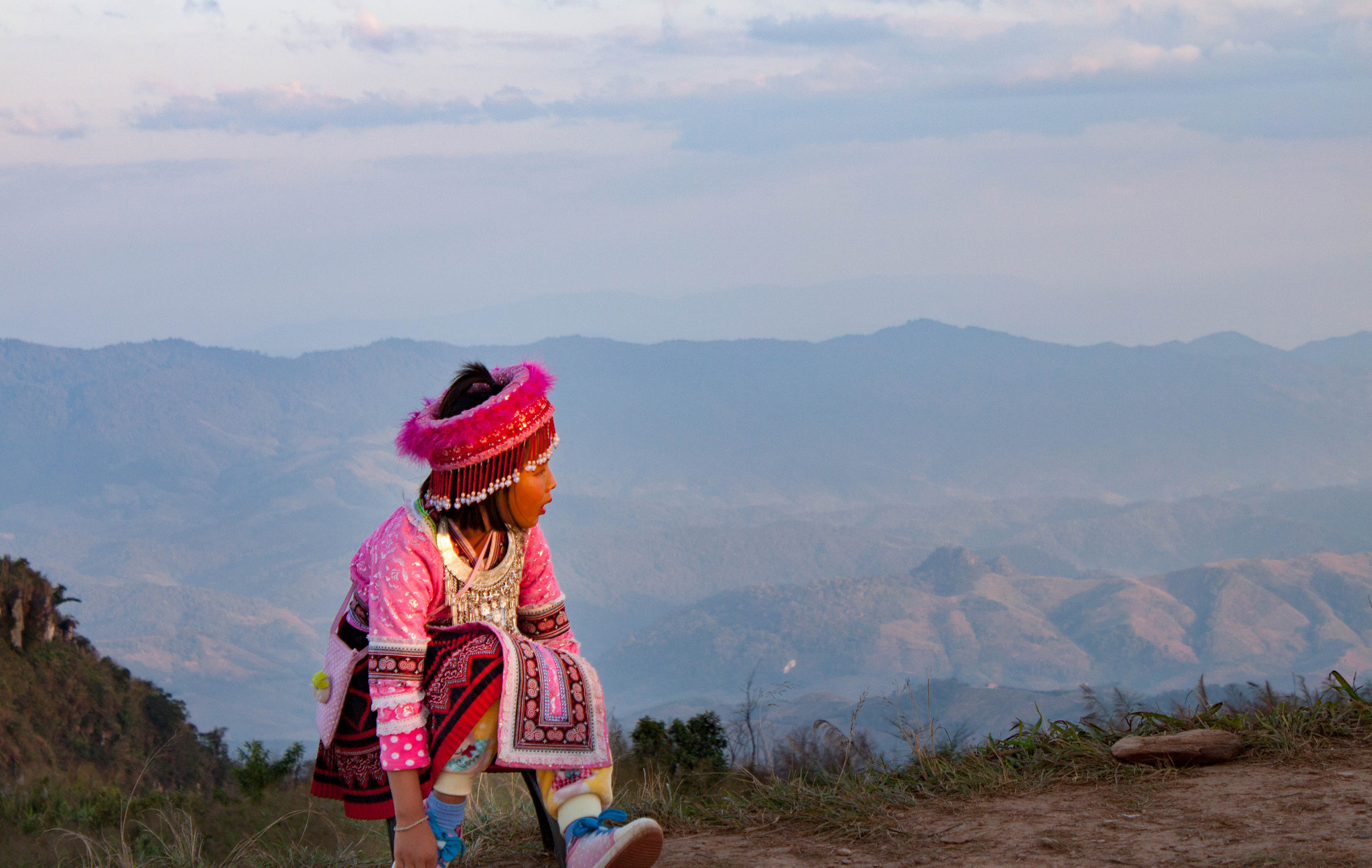 Canon EF-S 18-55mm F3.5-5.6 IS sample photo. Girl at phu chi fa mountain, thailand photography