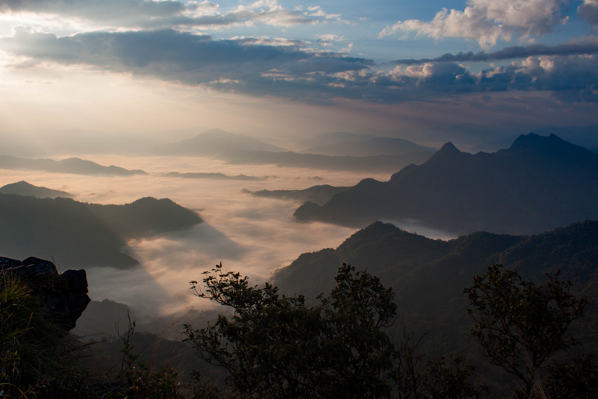 Canon EF-S 18-55mm F3.5-5.6 IS sample photo. Phu chi fa mountain, thailand photography