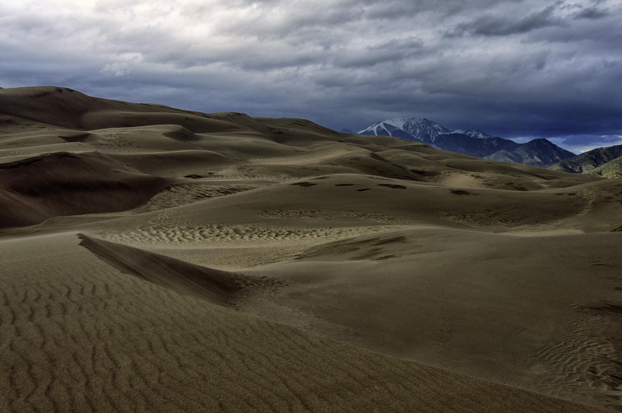Nikon D3200 sample photo. Patterns and mountains photography