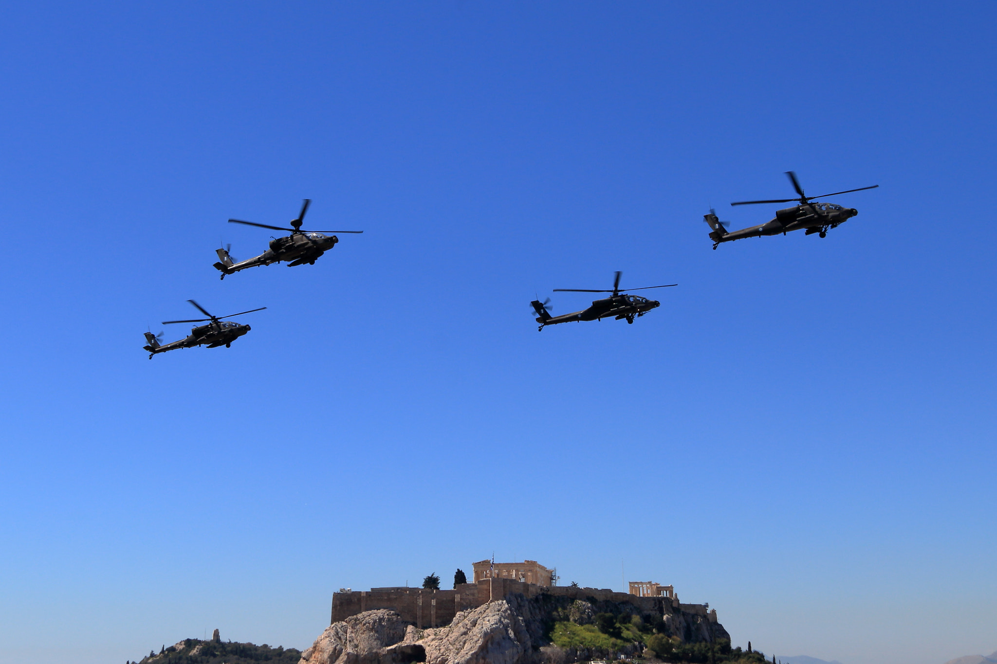Canon EOS 70D sample photo. Greek ah-64d apache helicopter photography