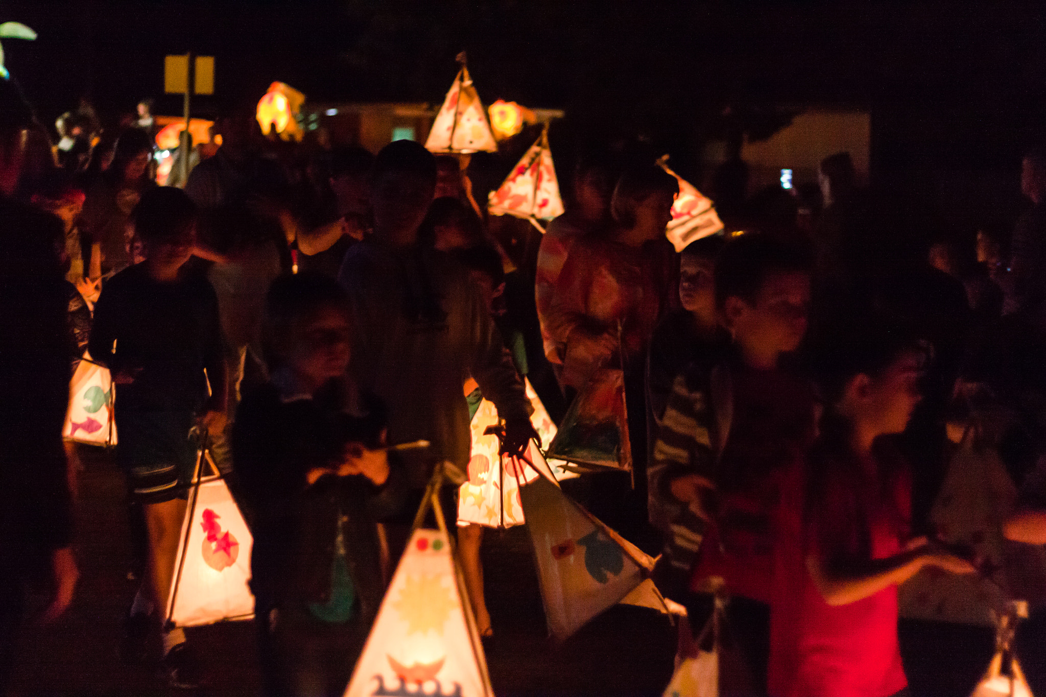 Canon EOS 50D + Canon EF 50mm F1.8 II sample photo. Lamp parade photography