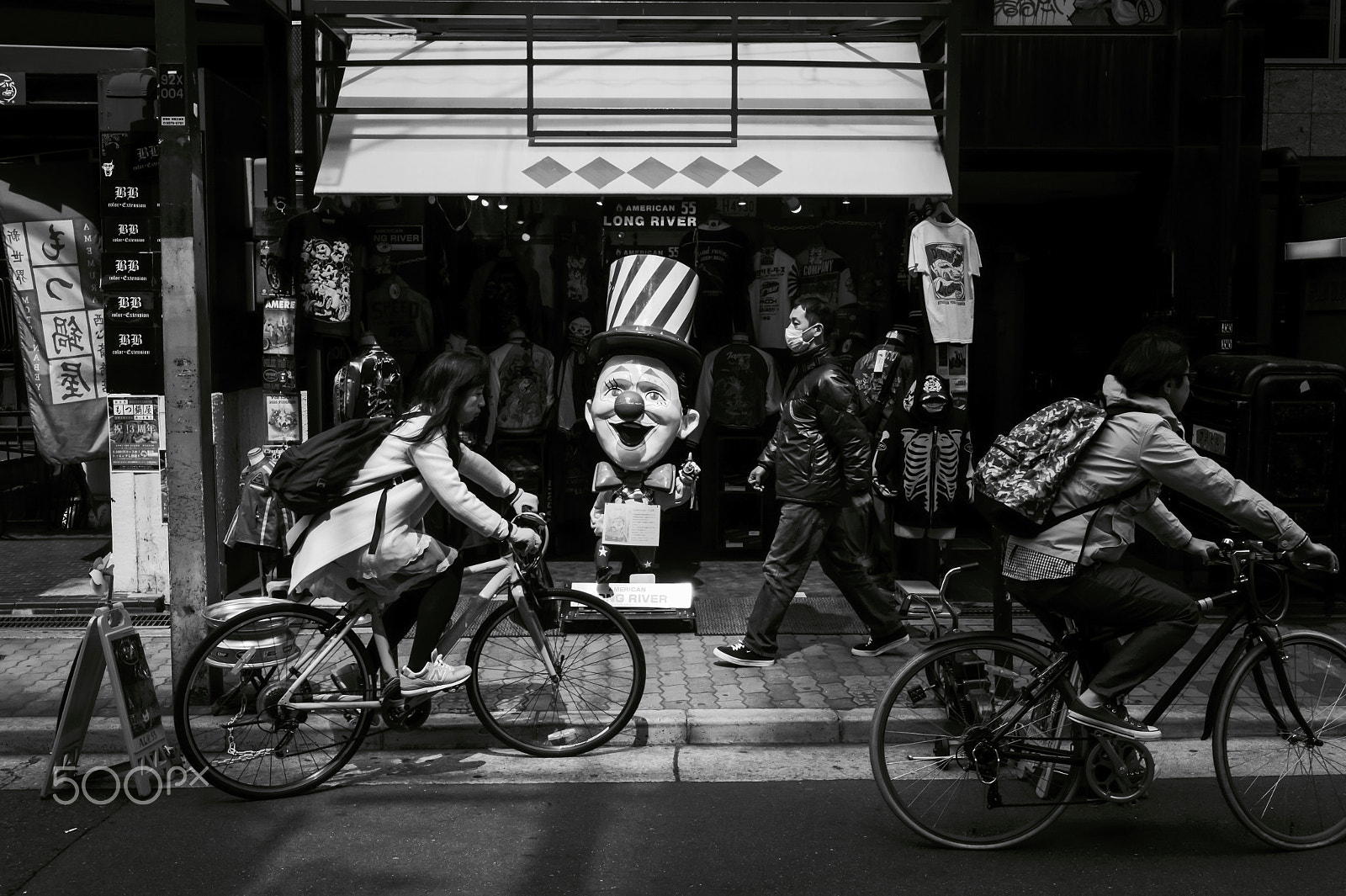 Leica M-Monochrom sample photo. Urban street snap photography
