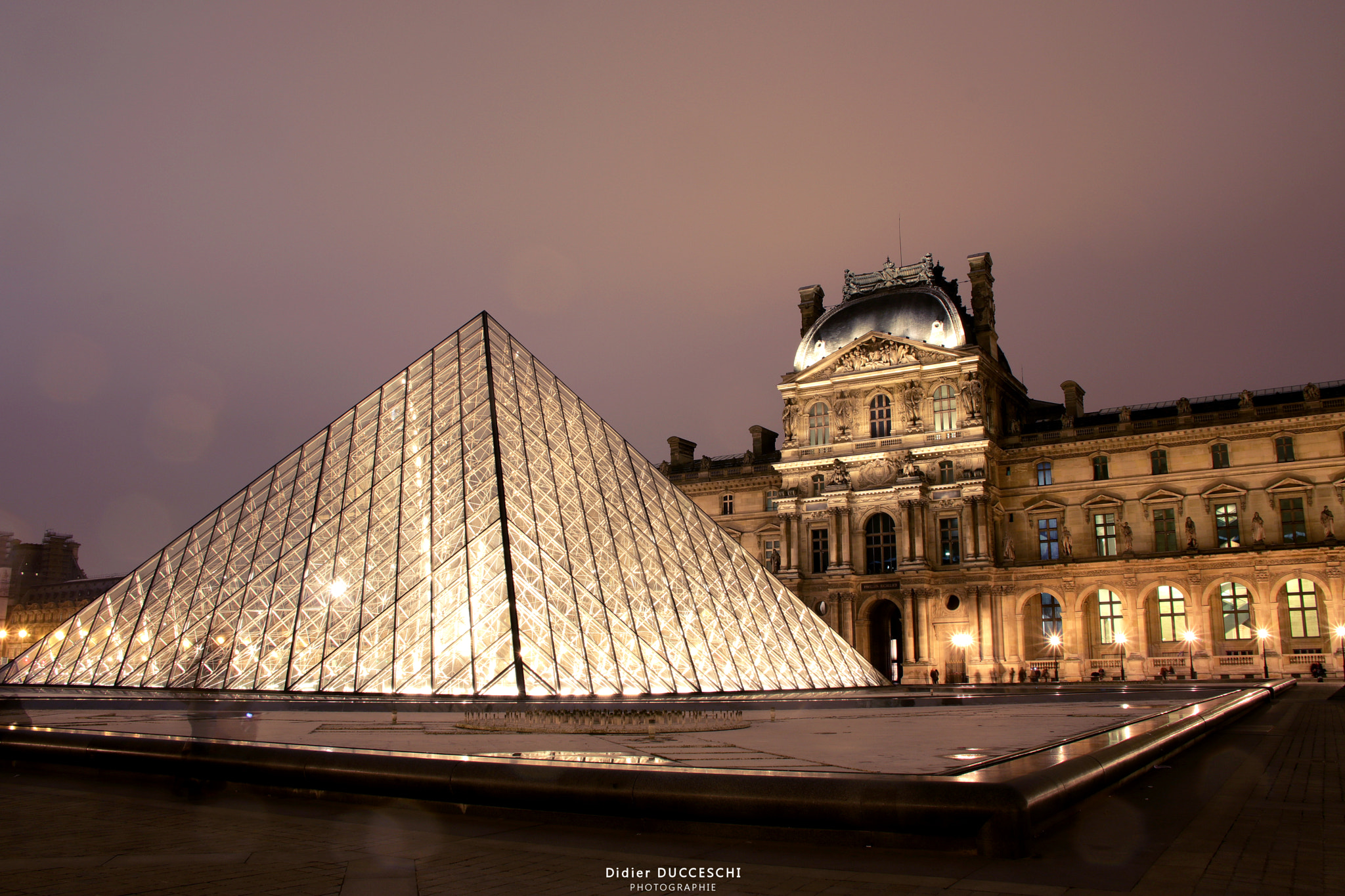 Canon EOS 80D + Sigma 18-50mm f/3.5-5.6 DC sample photo. Paris : the louvre pyramid photography