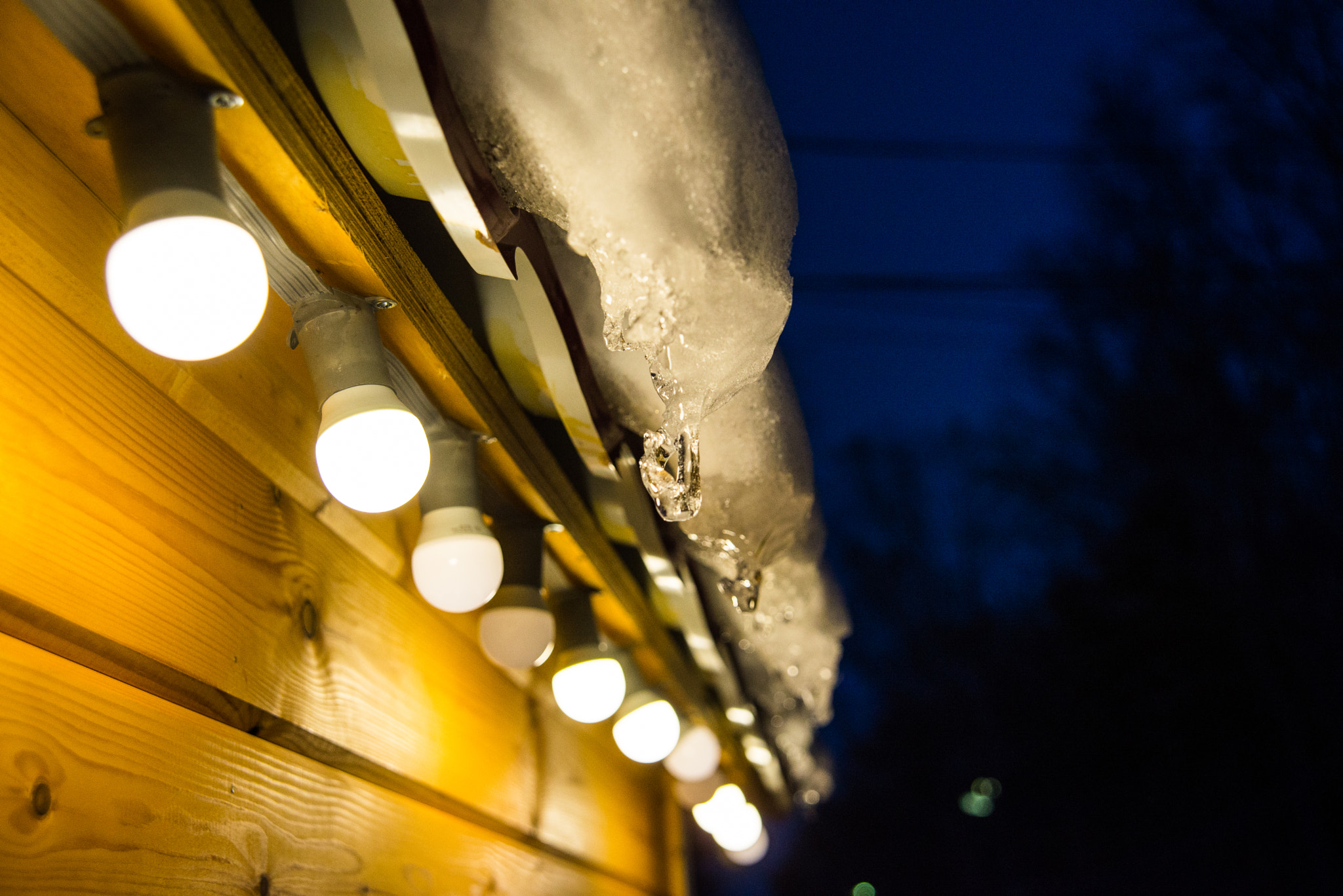 Nikon AF Nikkor 24-85mm F2.8-4D IF sample photo. Night lights photography