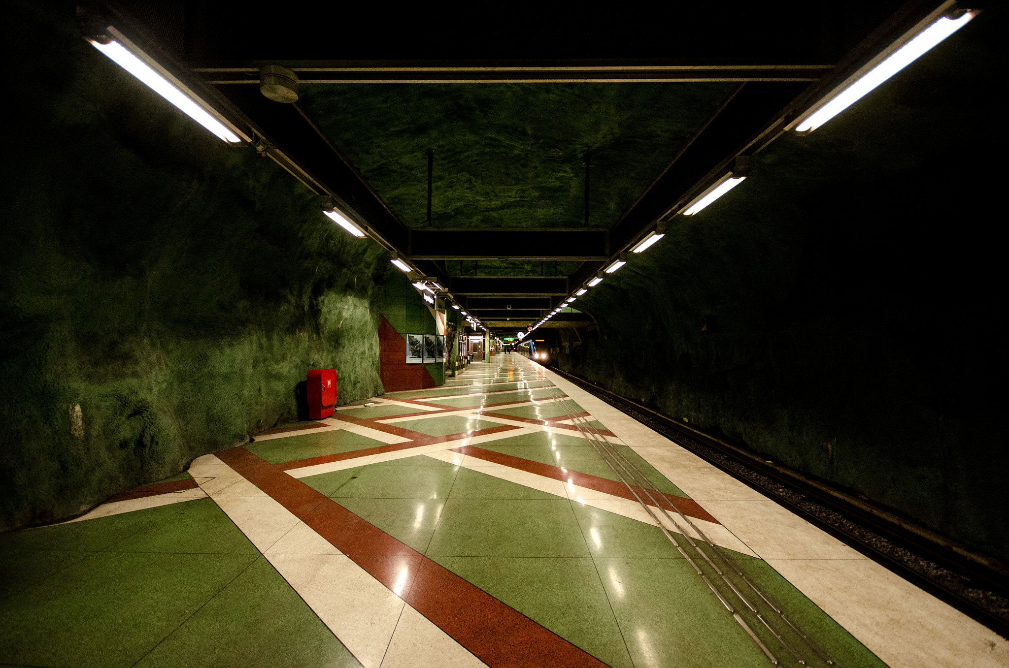 Nikon D7000 sample photo. Stockholm subways/ metrostations 9 photography