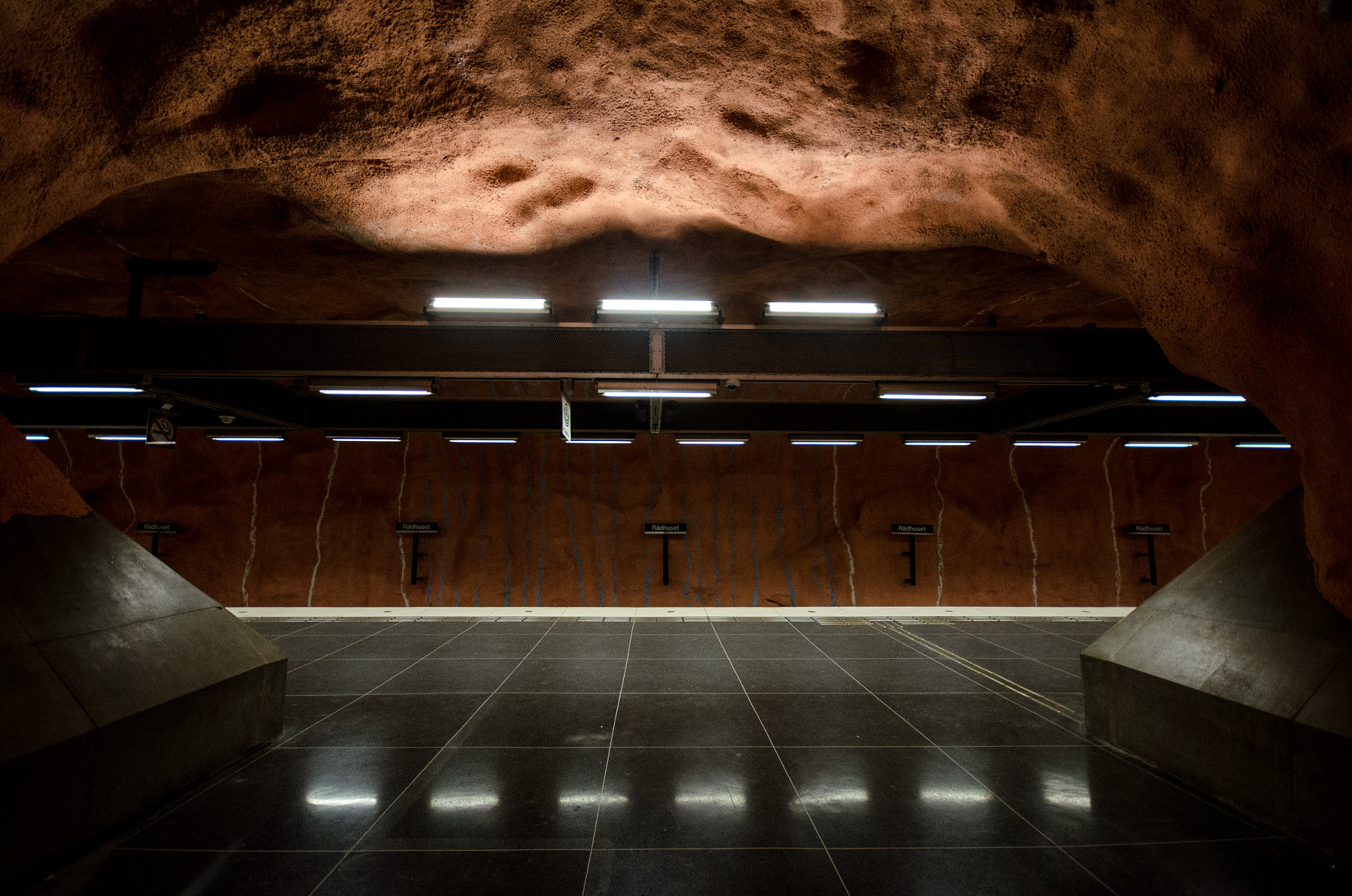 Sigma 10-20mm F4-5.6 EX DC HSM sample photo. Stockholm subways/ metrostations 14 photography