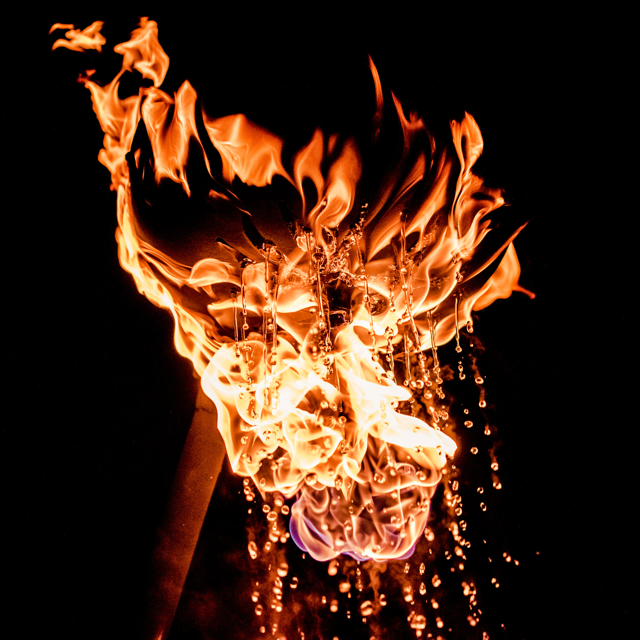 Nikon D810 + Nikon AF-S Nikkor 50mm F1.4G sample photo. Les larmes du dragon photography