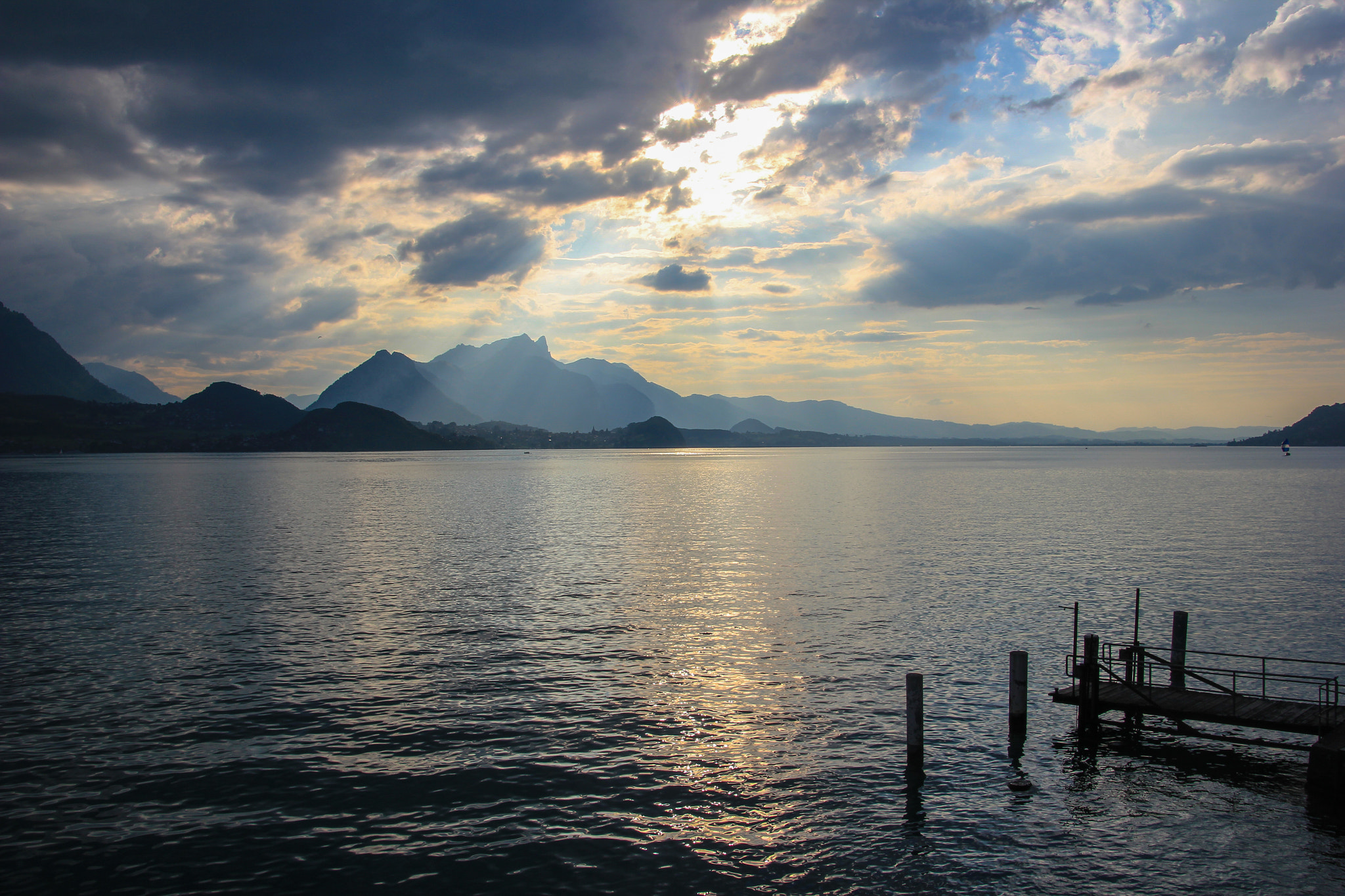Canon EOS 550D (EOS Rebel T2i / EOS Kiss X4) sample photo. Thunersee photography