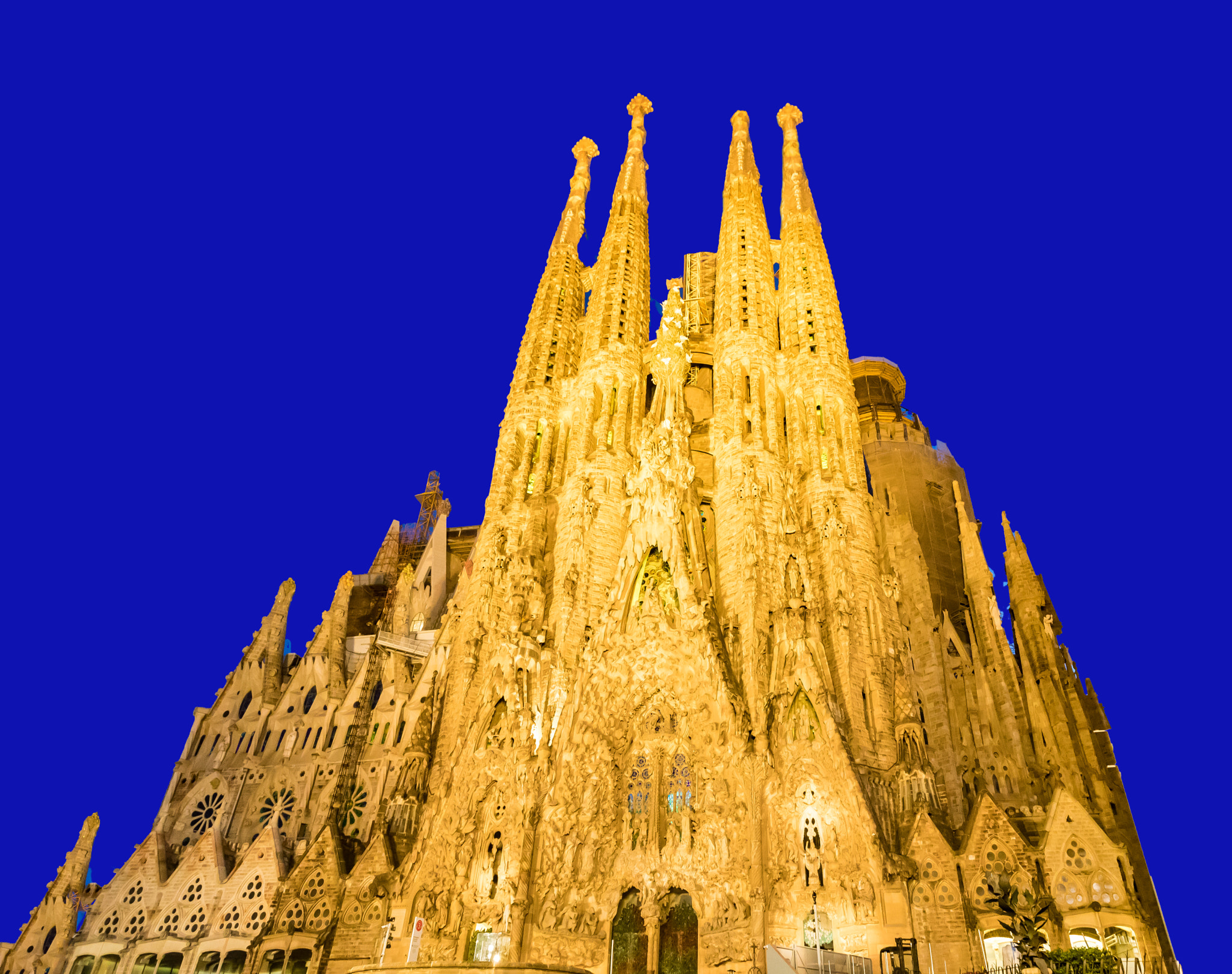 Canon EF 17-40mm F4L USM sample photo. Catalonia's sagrada familiar lit up at night   photography