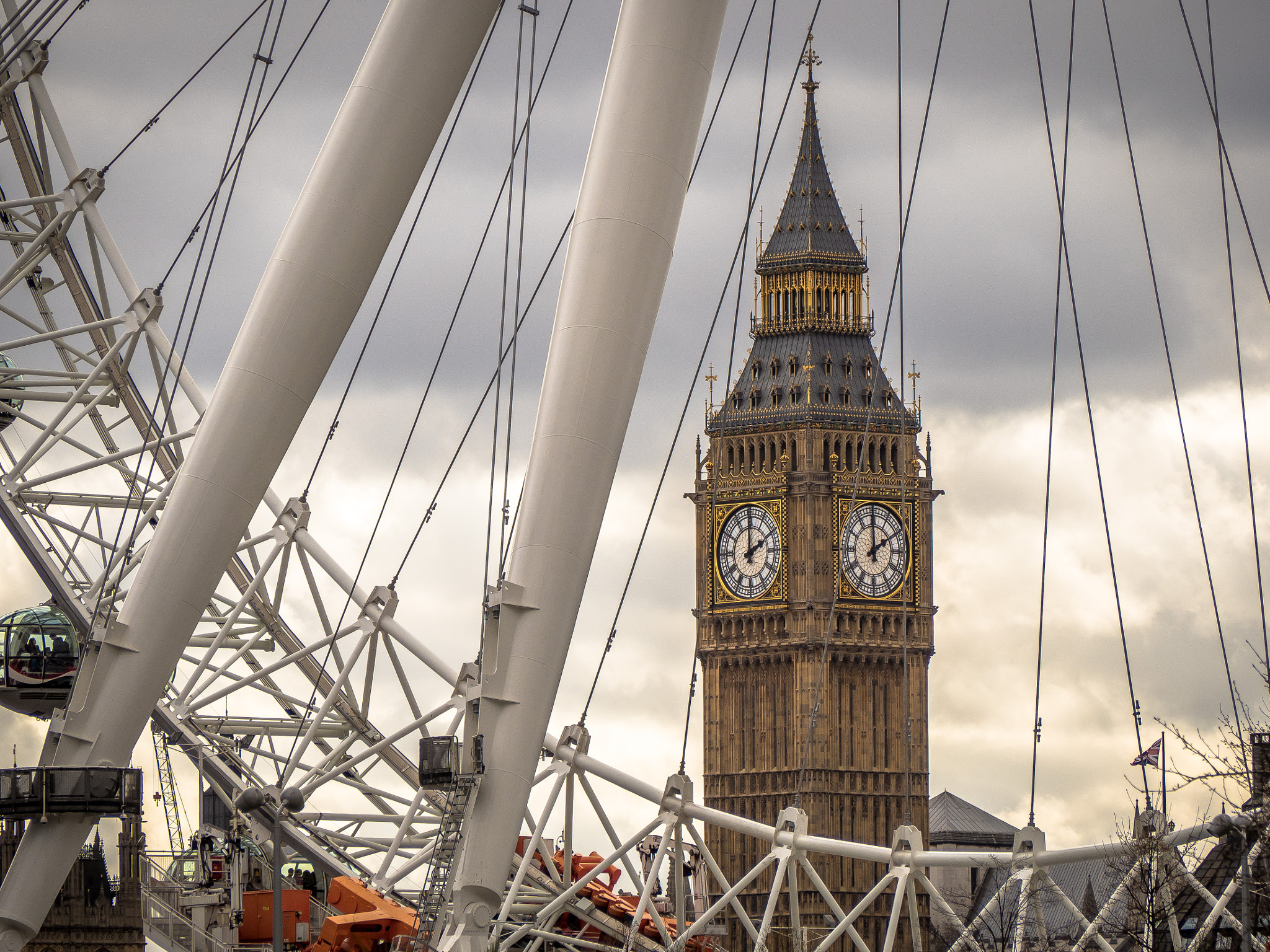 Olympus OM-D E-M5 II sample photo. London, uk photography
