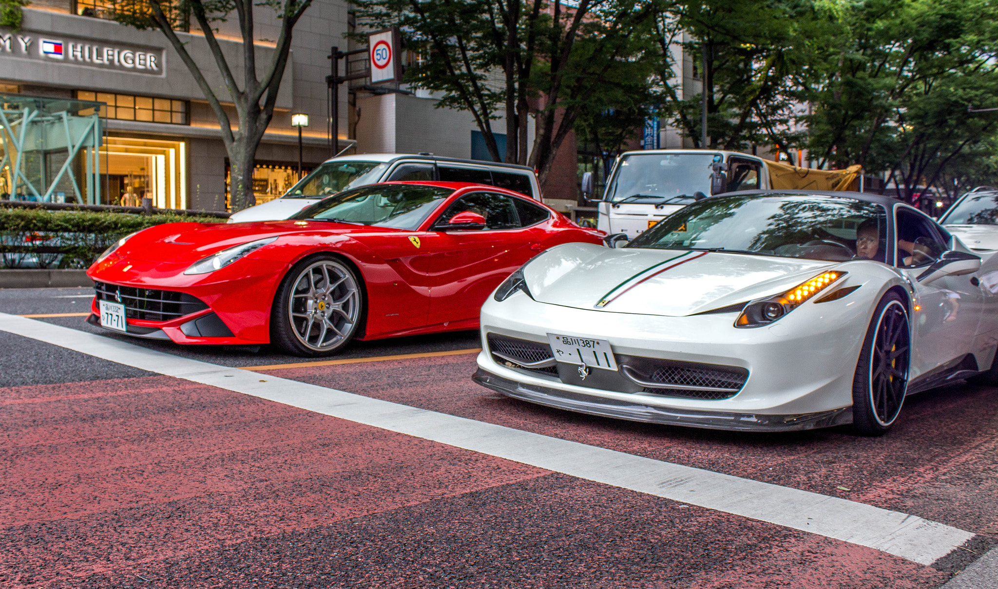 Canon EOS 650D (EOS Rebel T4i / EOS Kiss X6i) sample photo. When a stoplight becomes a race-line. shot on the streets in tokyo, japan photography