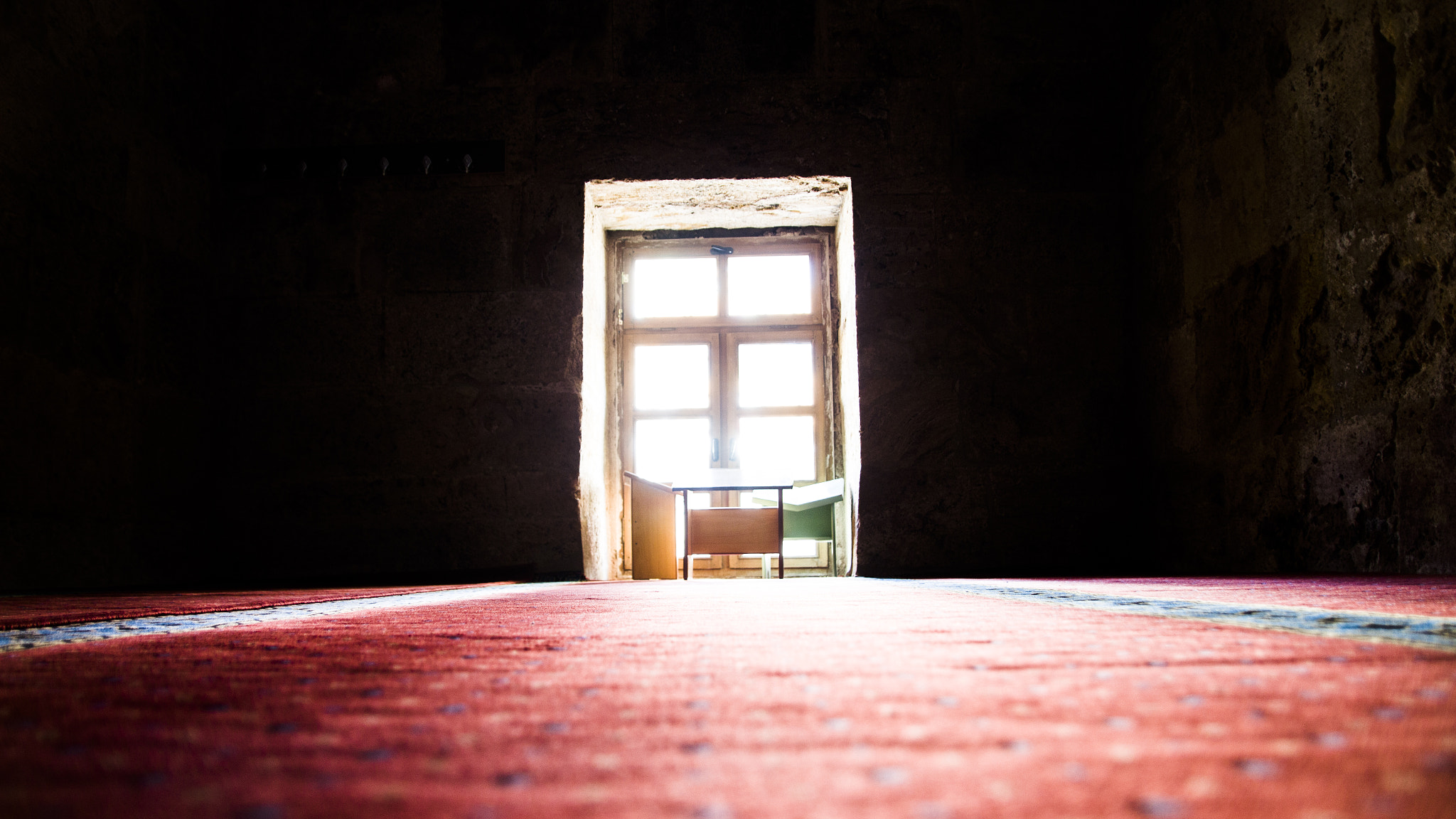 Canon EF-S 17-55mm F2.8 IS USM sample photo. Lİght photography