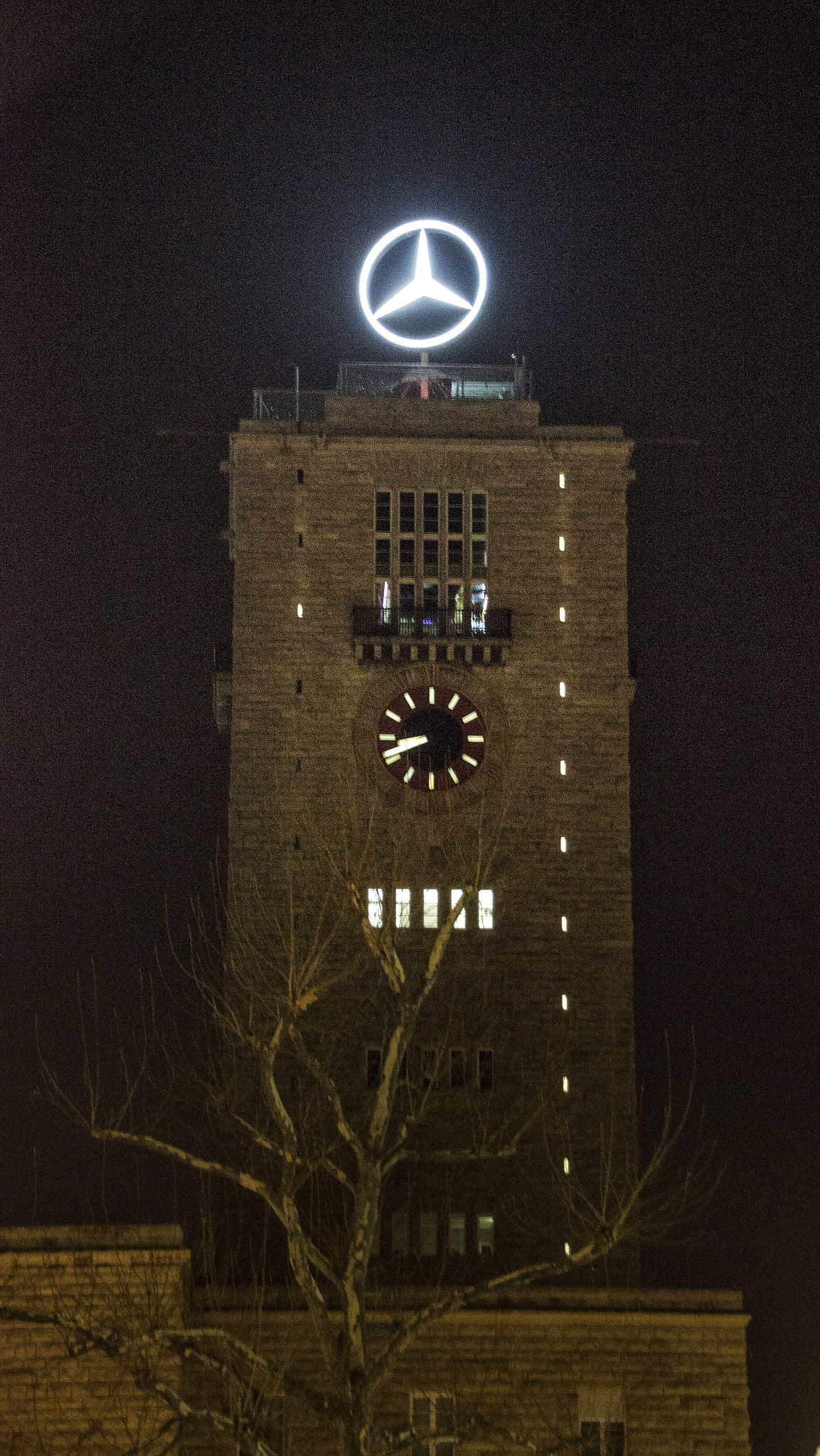 Sigma 18-250mm F3.5-6.3 DC OS HSM sample photo. Stuttgart, icon in the night photography