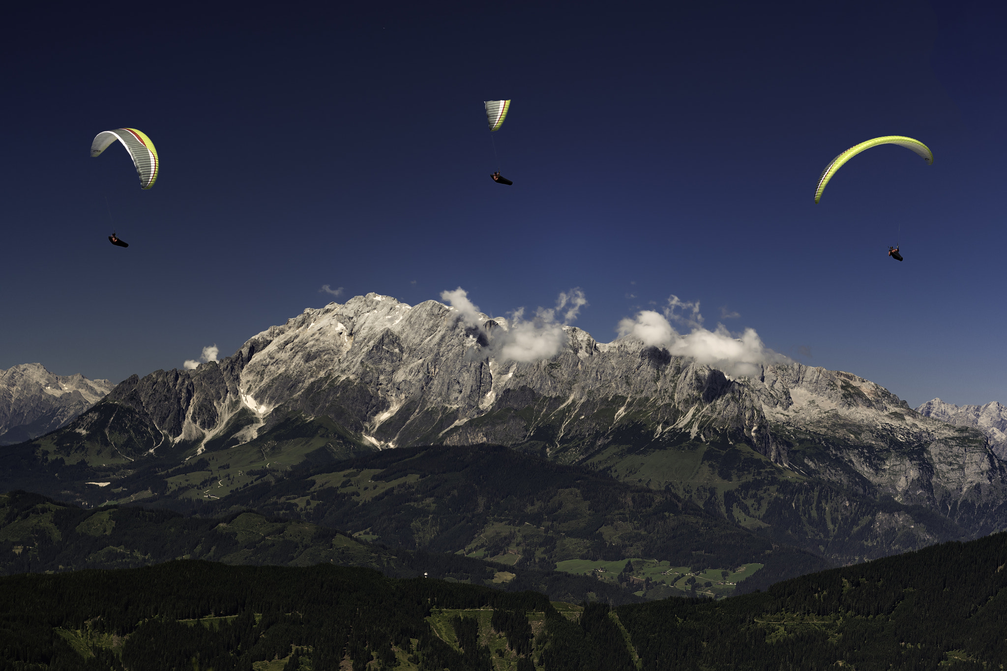 Nikon D750 + Zeiss Milvus 85mm f/1.4 sample photo. Paraglider(s) photography