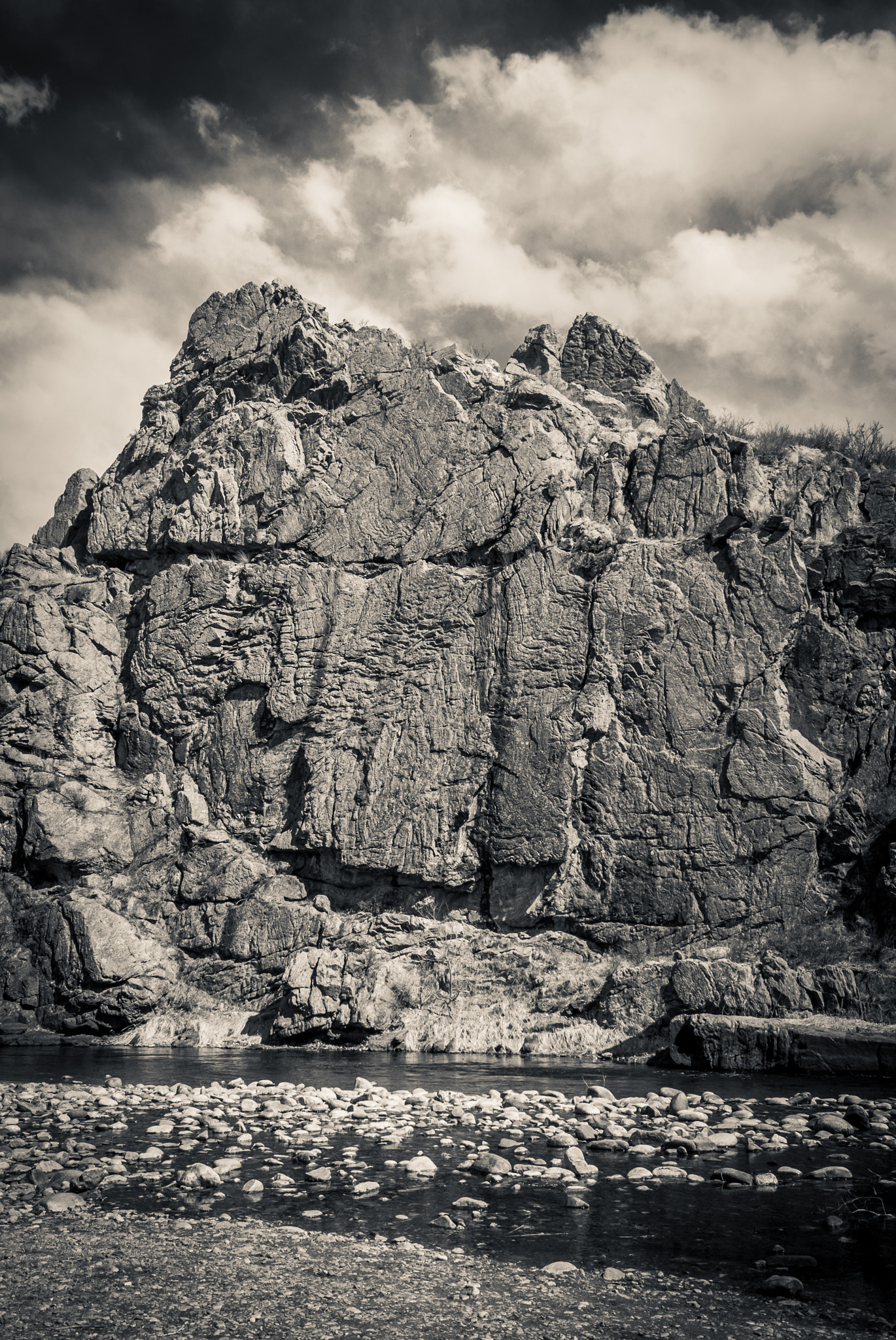 Fujifilm X-T10 sample photo. Cliffs above cache la poudre river photography
