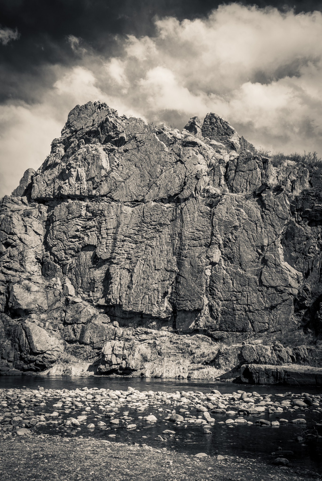 Fujifilm XC 16-50mm F3.5-5.6 OIS II sample photo. Cliffs above cache la poudre river photography