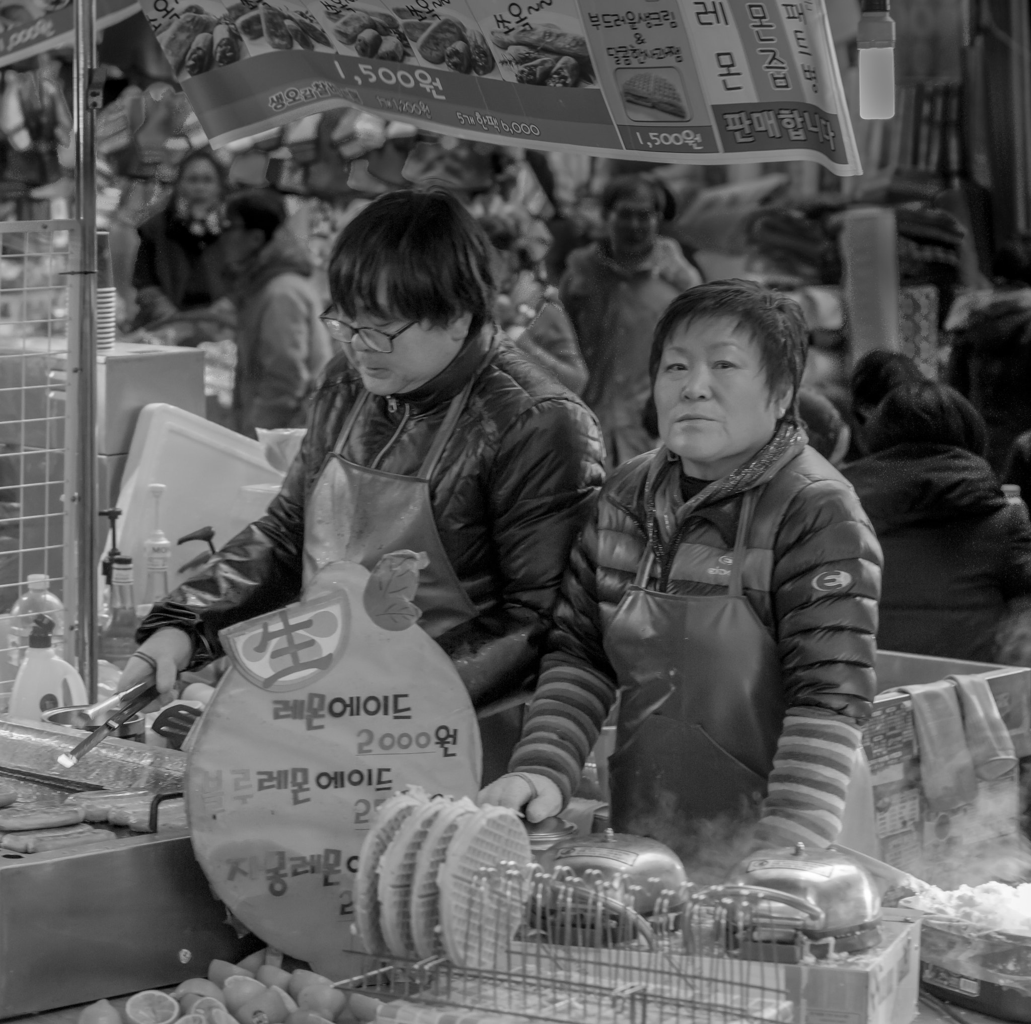 Canon EOS 70D + Canon EF 50mm F1.4 USM sample photo. Street food photography