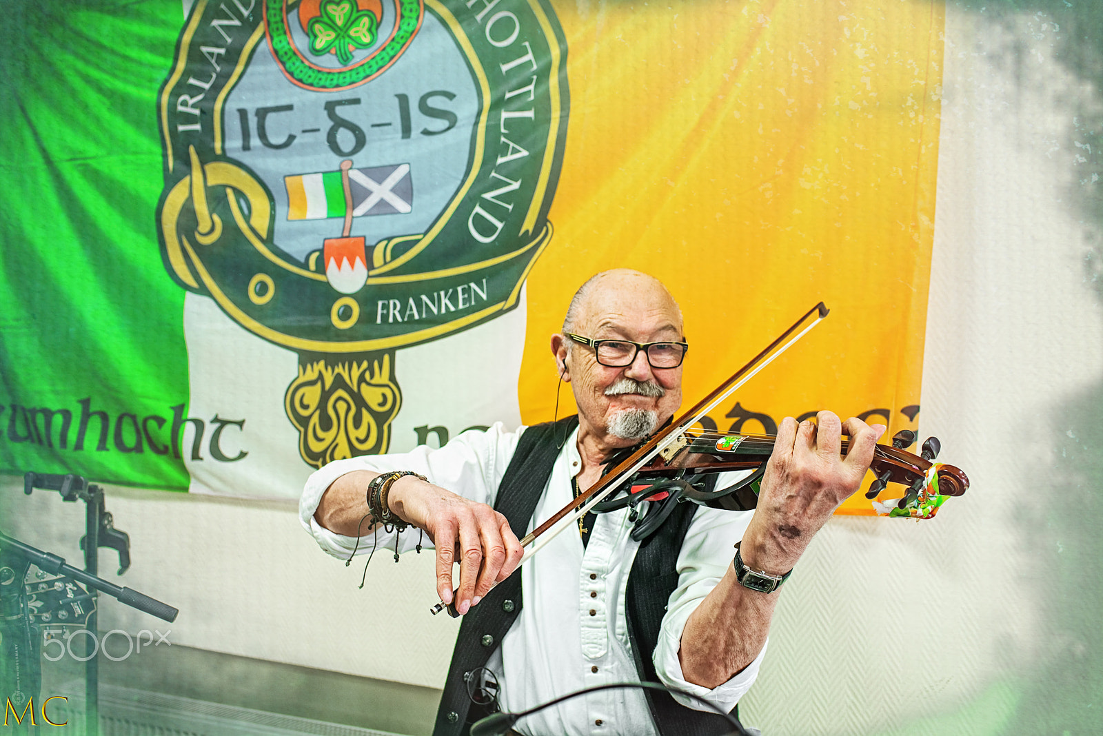 Nikon D800 sample photo. Let the fiddle swing photography