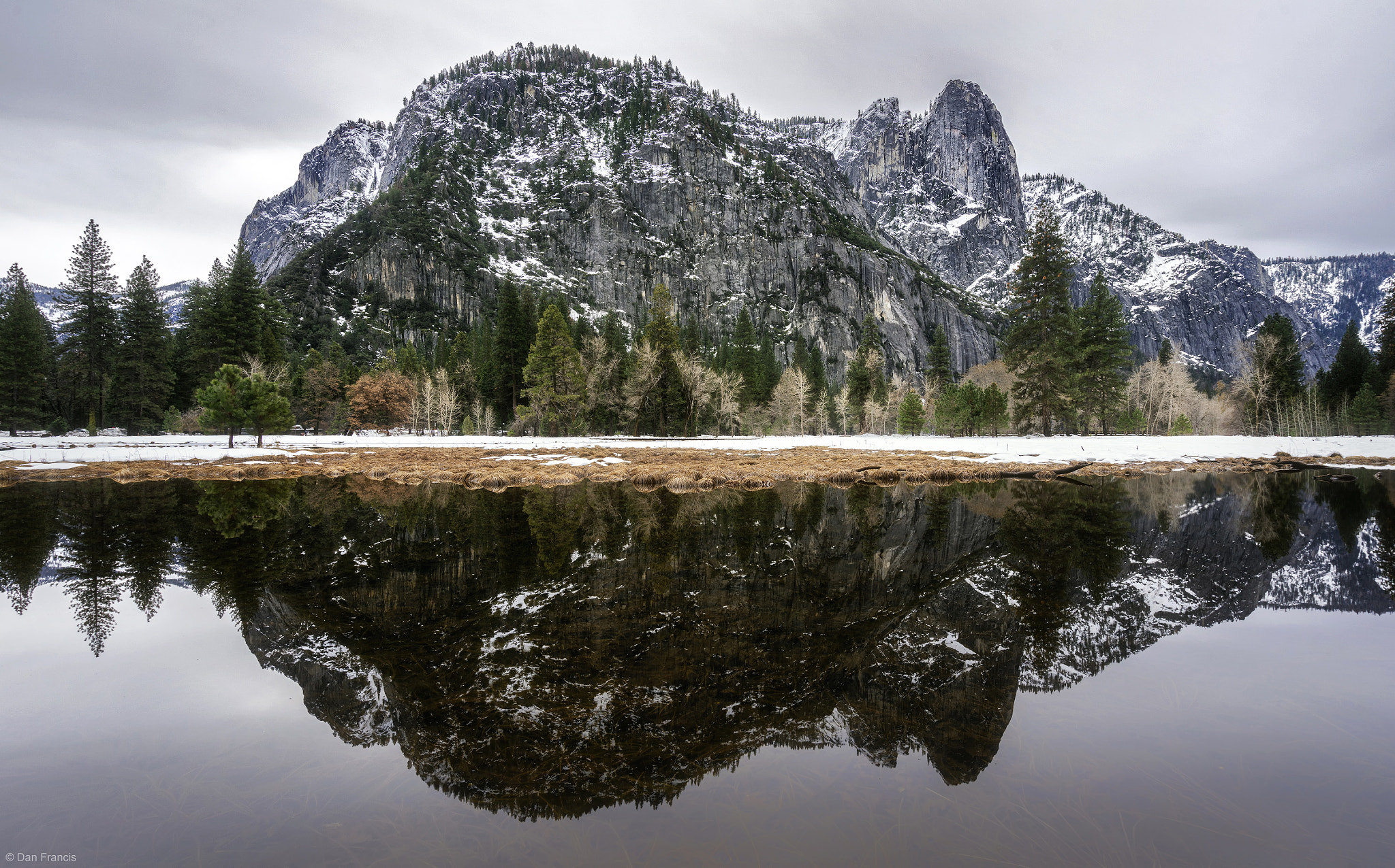Sony a7R + Sony Vario-Tessar T* FE 16-35mm F4 ZA OSS sample photo. Mirrorlike photography