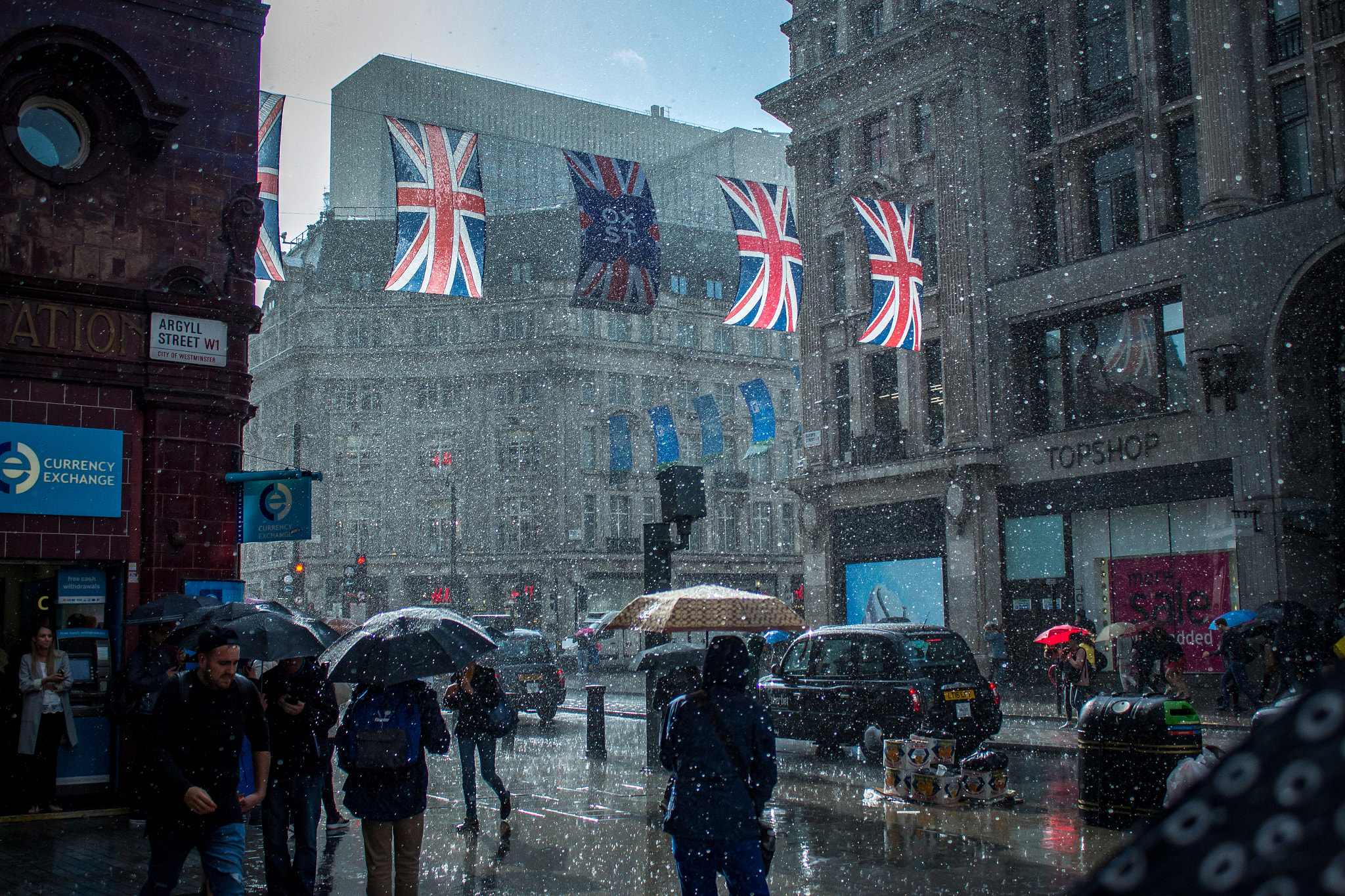 Canon EOS 650D (EOS Rebel T4i / EOS Kiss X6i) sample photo. A sunny downpour photography