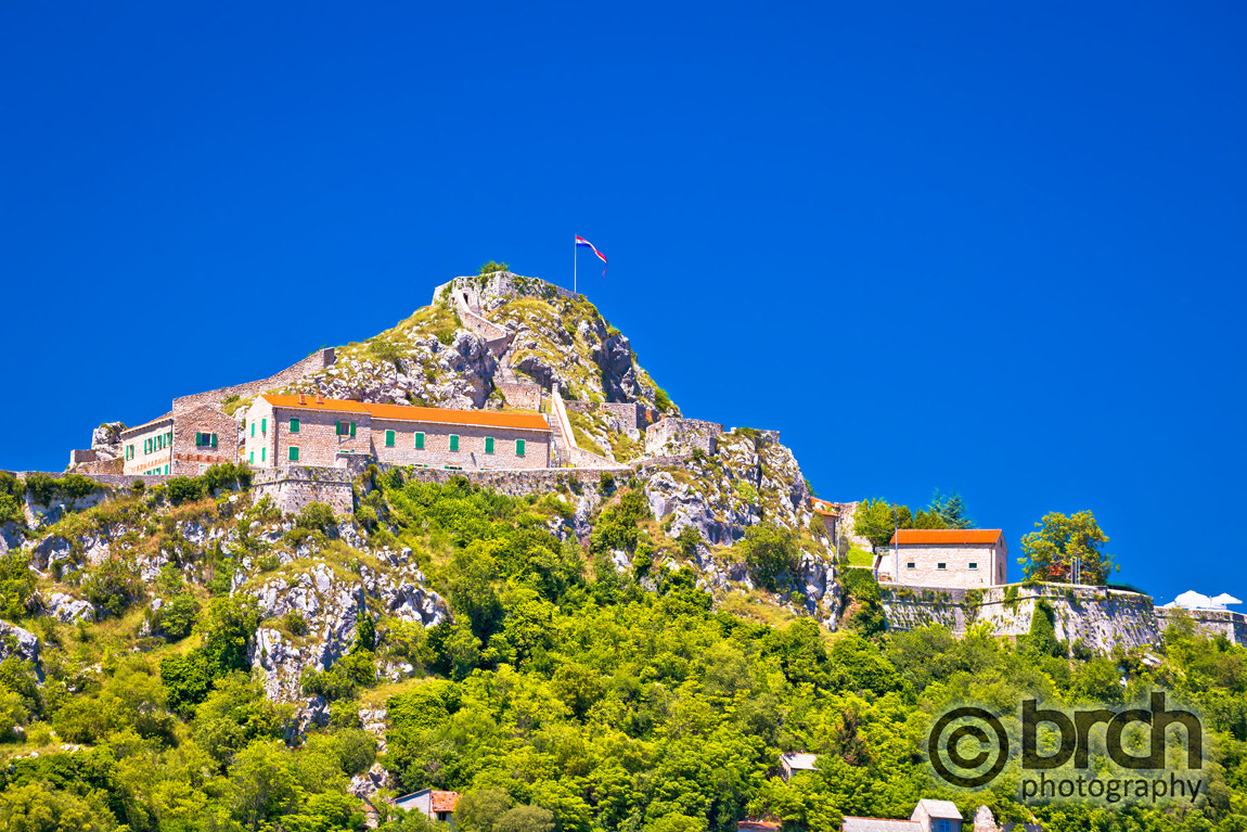 Canon EOS 6D + Canon EF 70-300mm F4-5.6L IS USM sample photo. Old town knin on rock peak photography